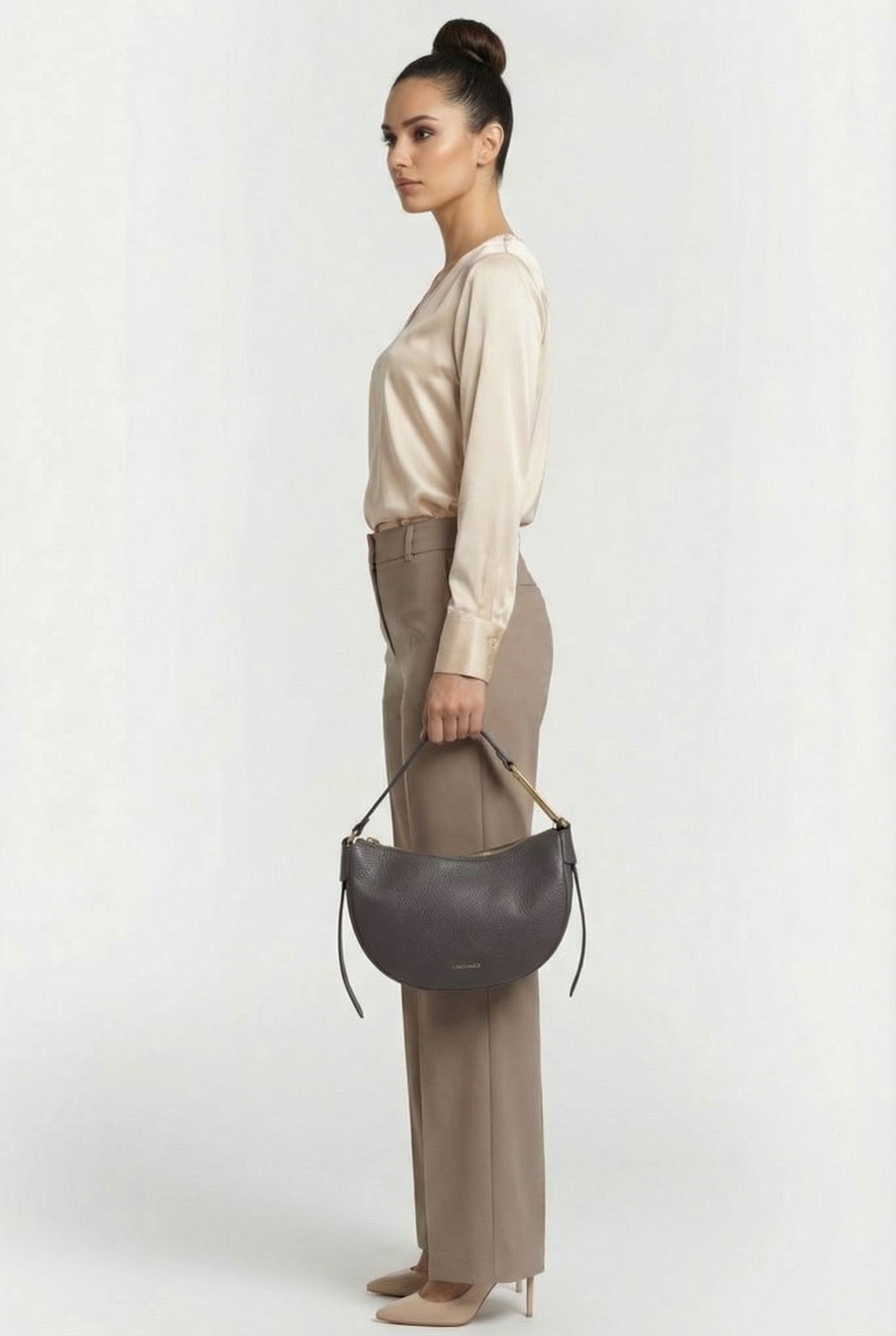 SHOULDER BAG IN BLACK 2