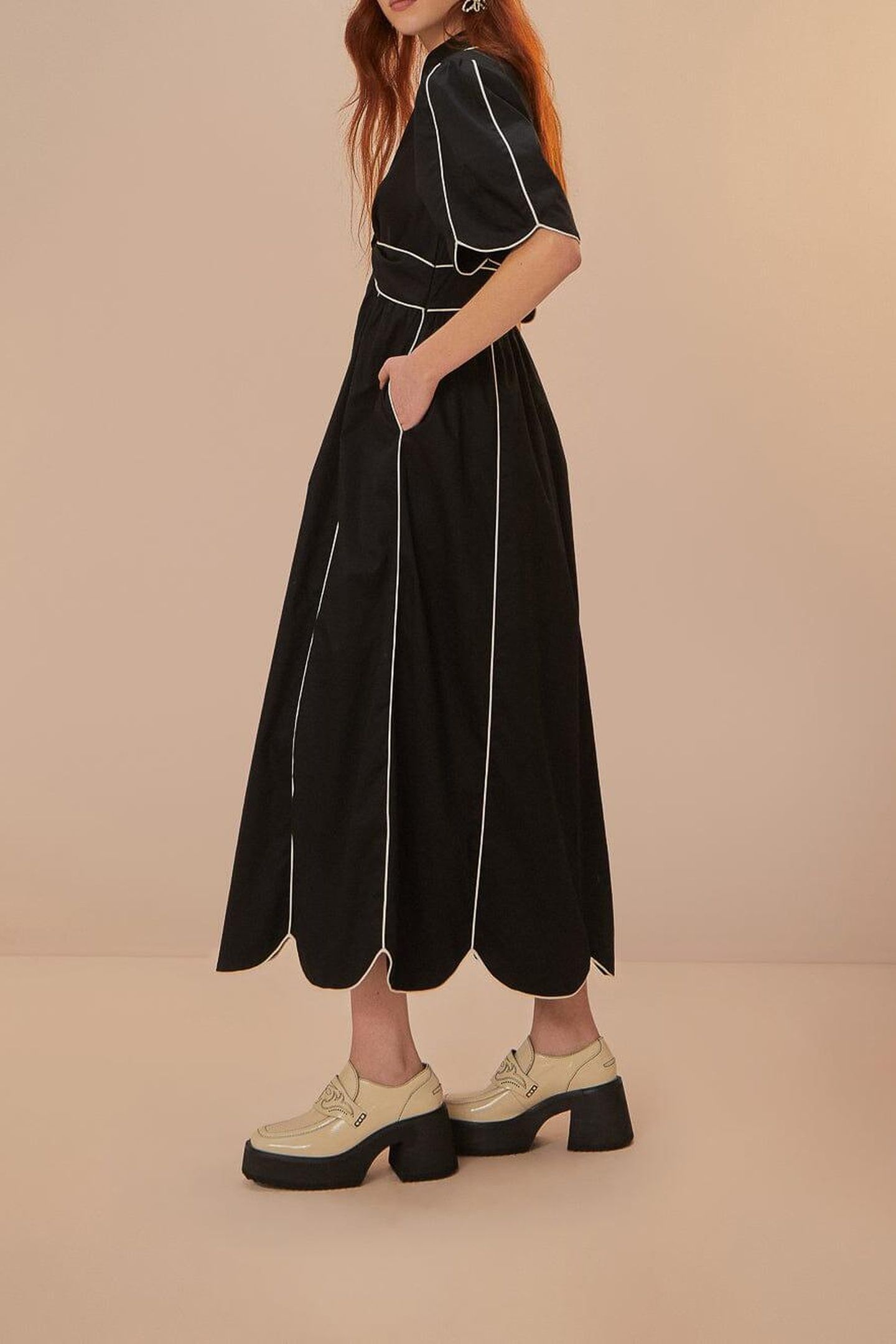 BLACK AND WHITE SHORT SLEEVE MIDI DRESS 3
