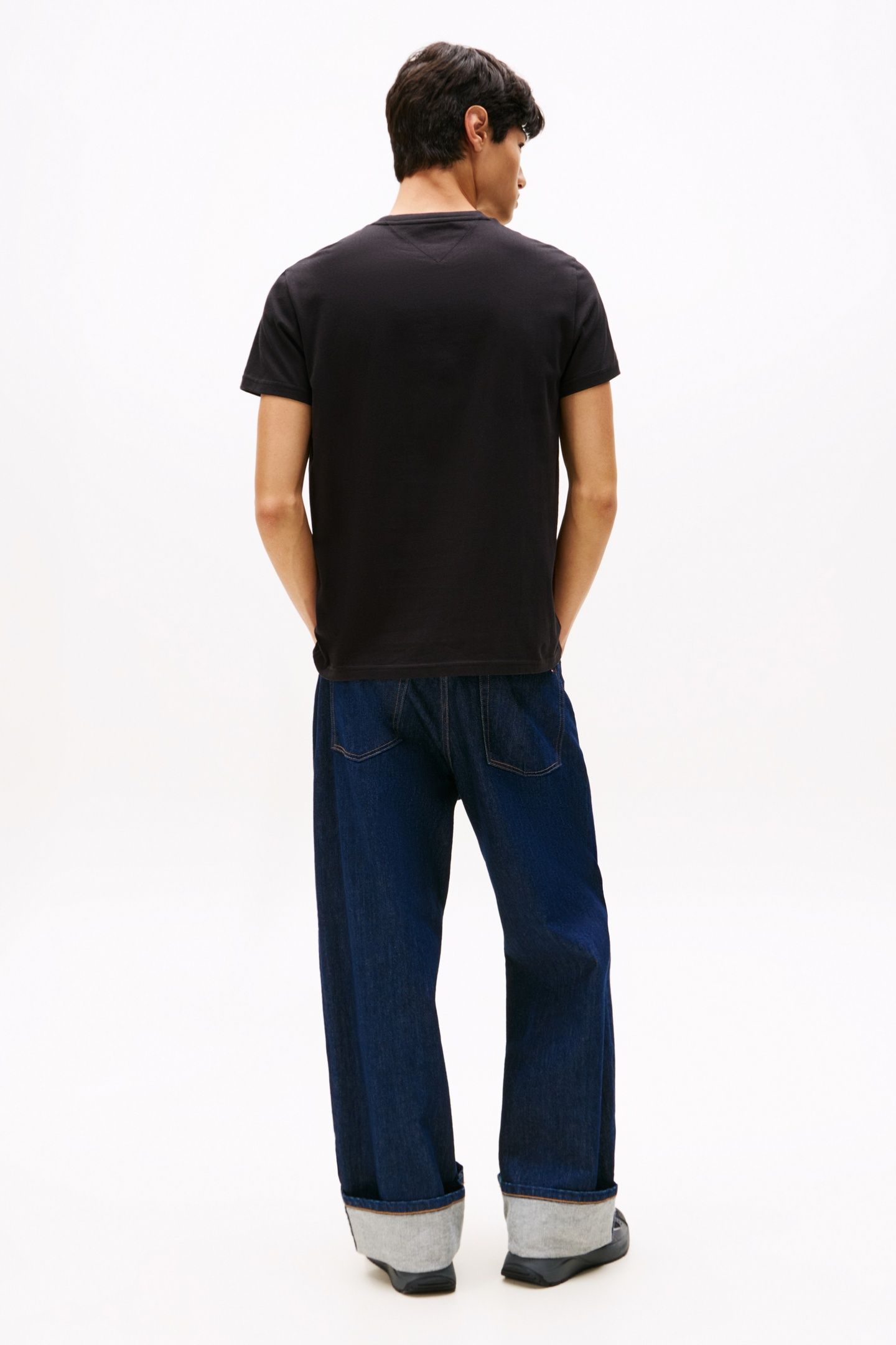 SLIM FLAG SHORTSLEEVE TEE BLACK 3