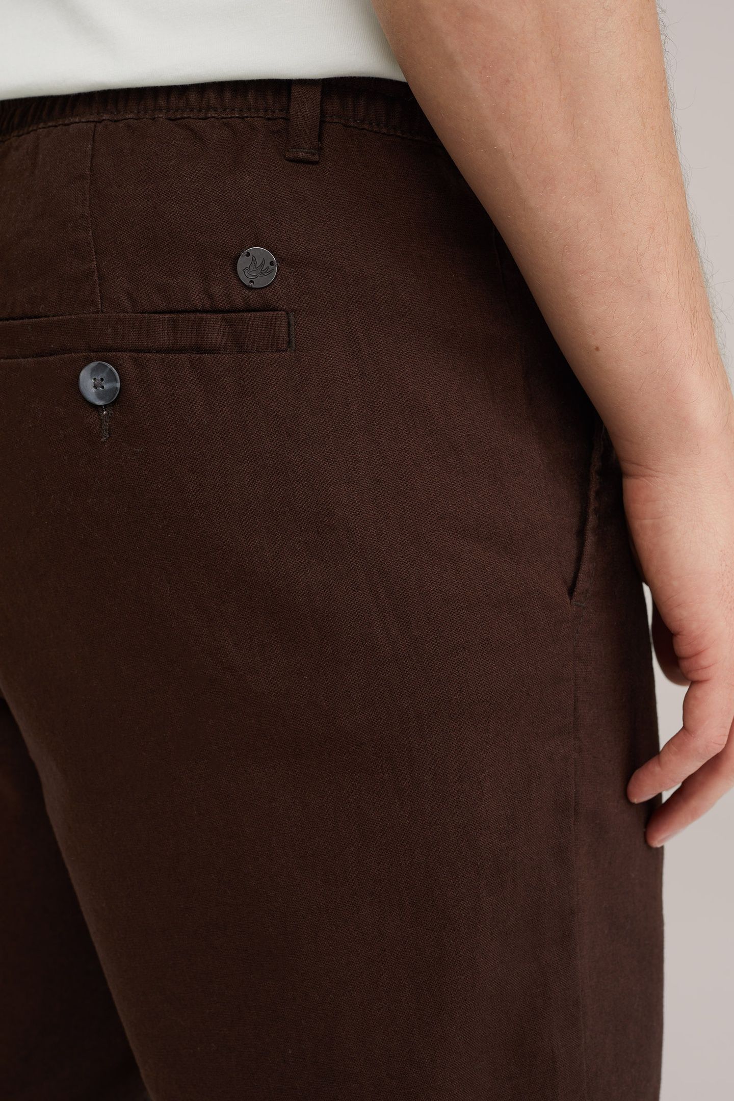 SHORT DARK BROWN 6