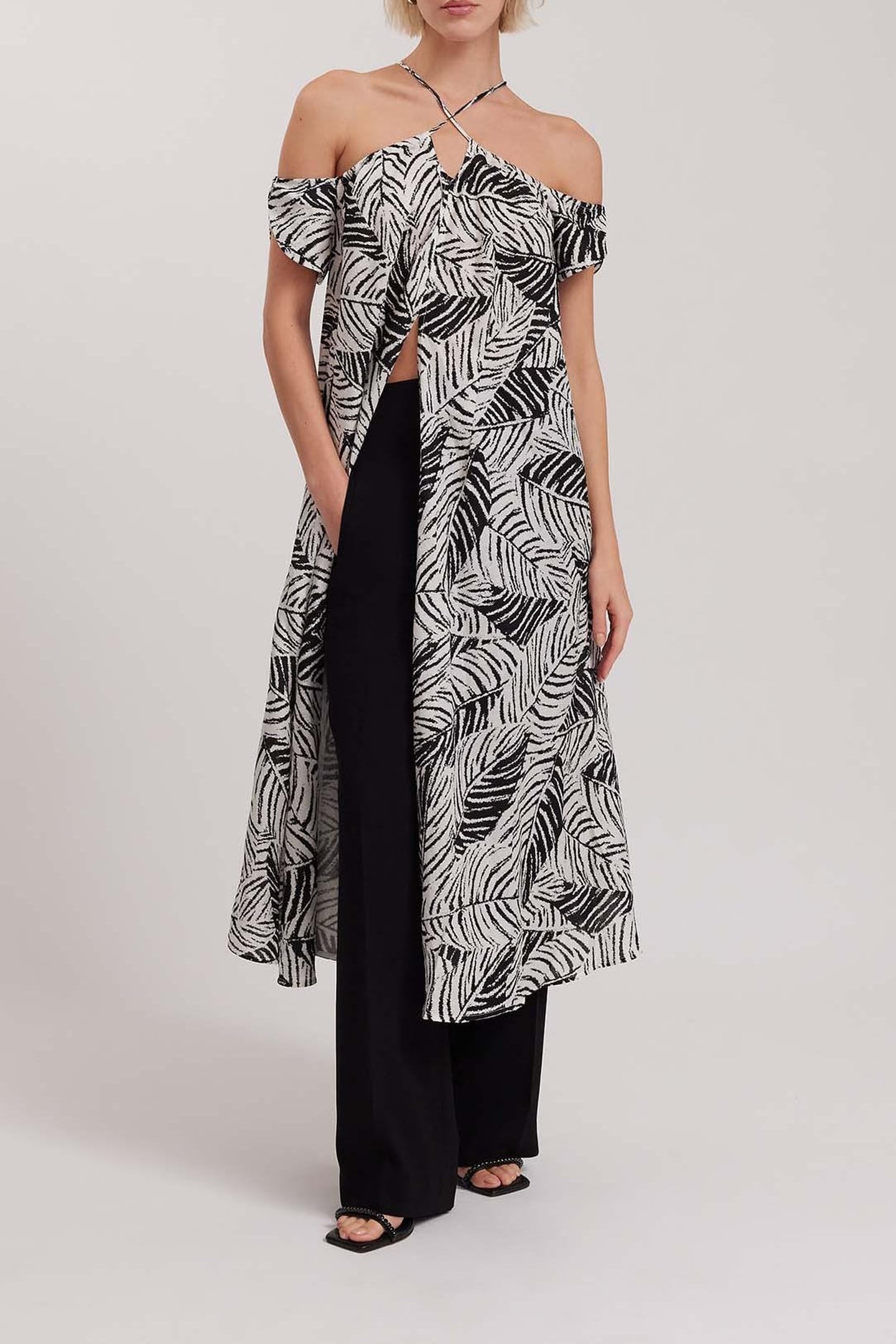 AGATHE BLACK/WHITE 1