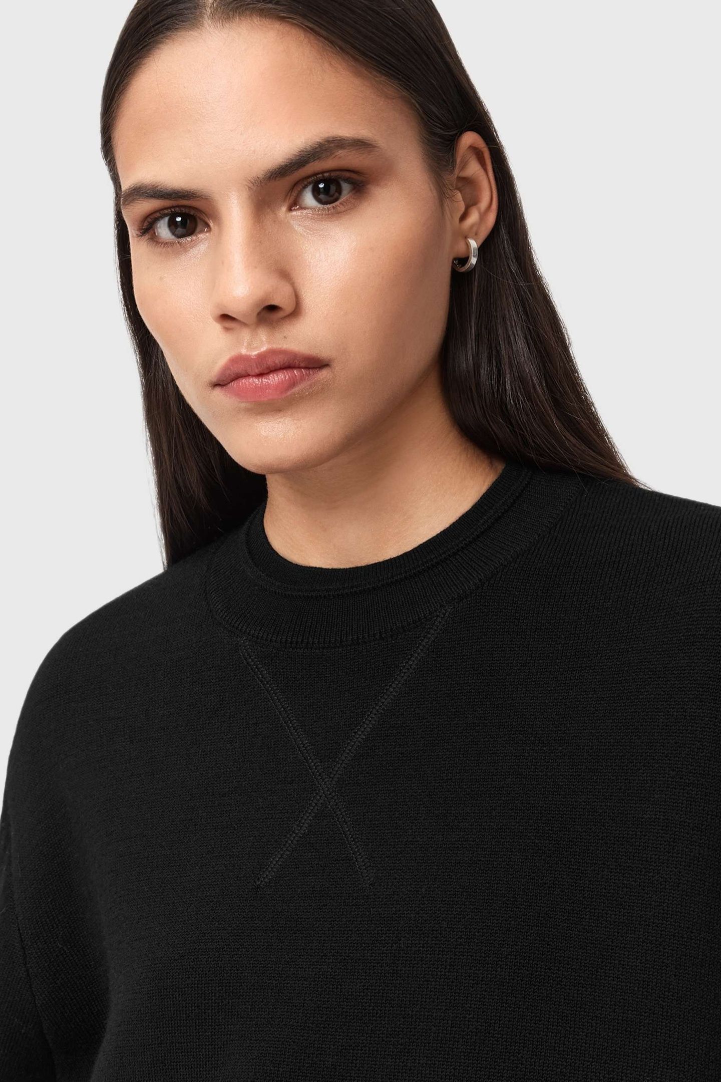 NIKA TEE BLACK 7