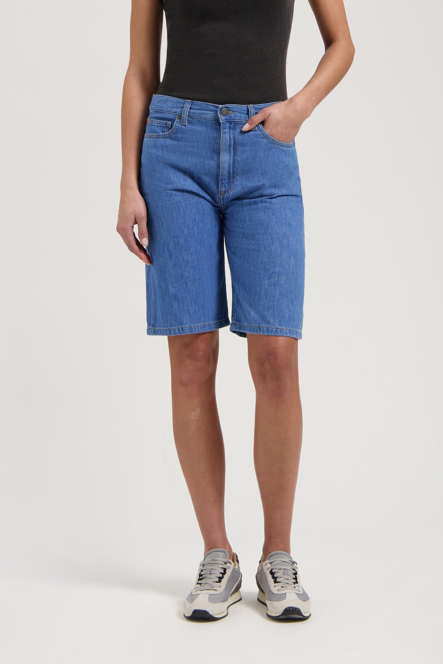 SUZY MID SHORT MEDIUM STONE 2