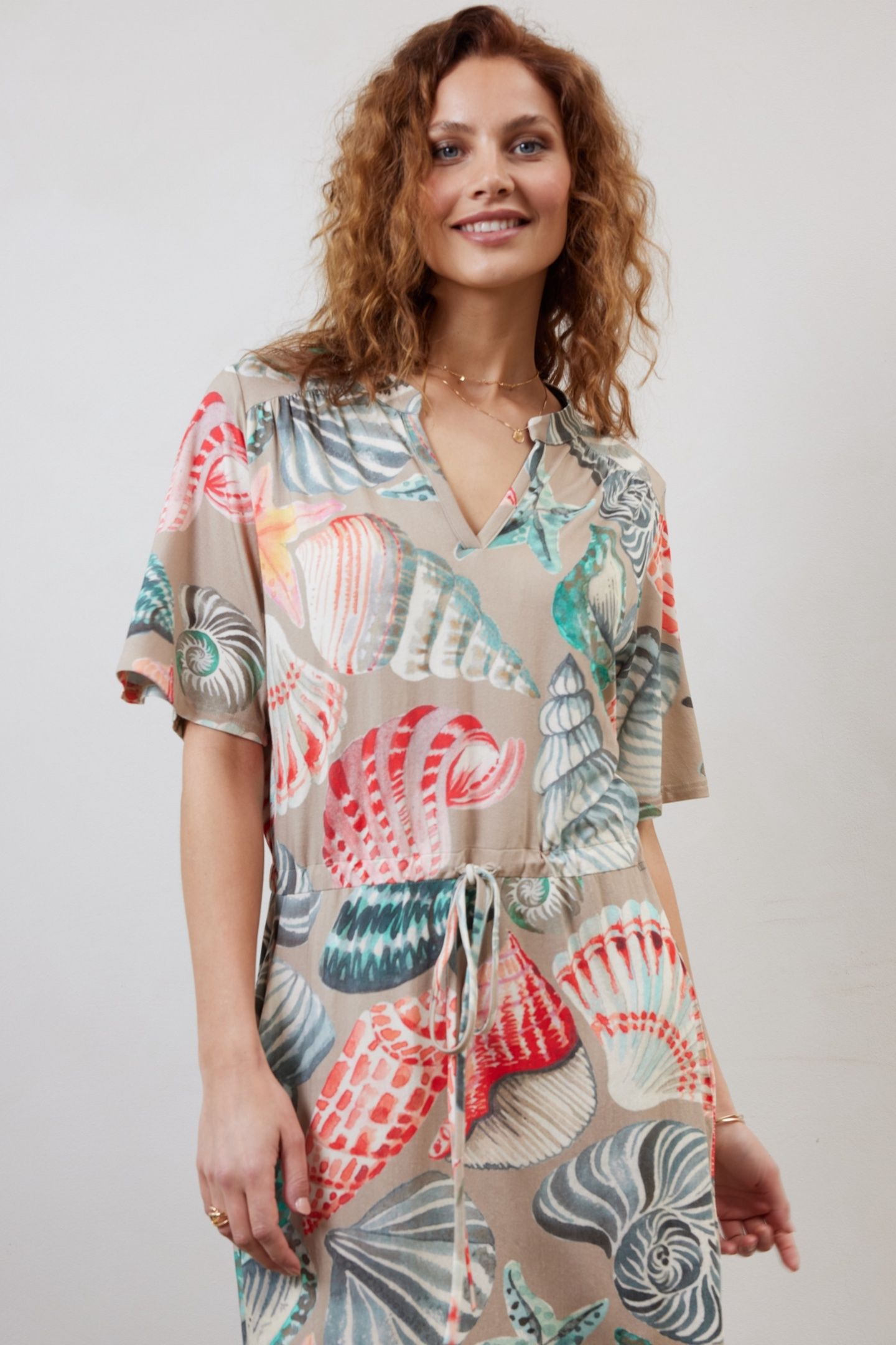 DRESS BAILY IN FEATHER GREY WITH OCEAN TREASURES PRINT 1