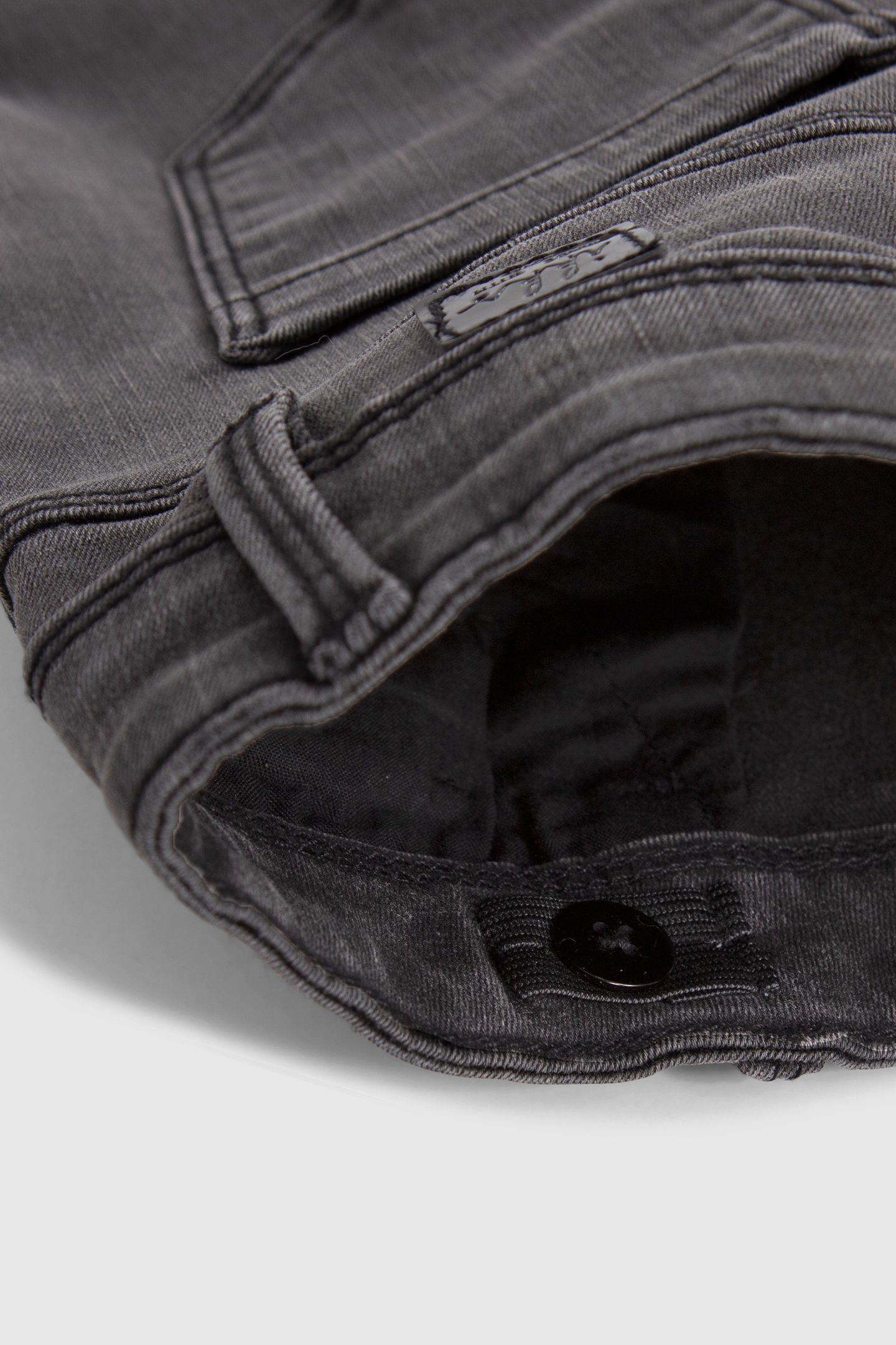 MOM WASHED BLACK JEANS WITH GIRL STUDS 7