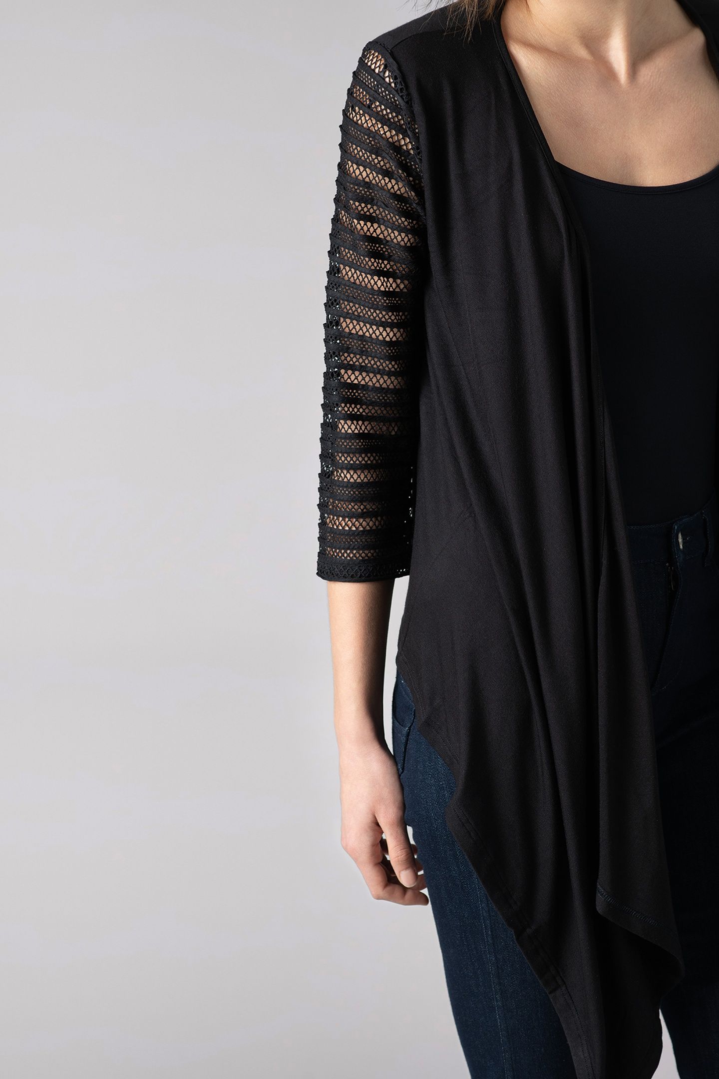 HELMI BLACK 4