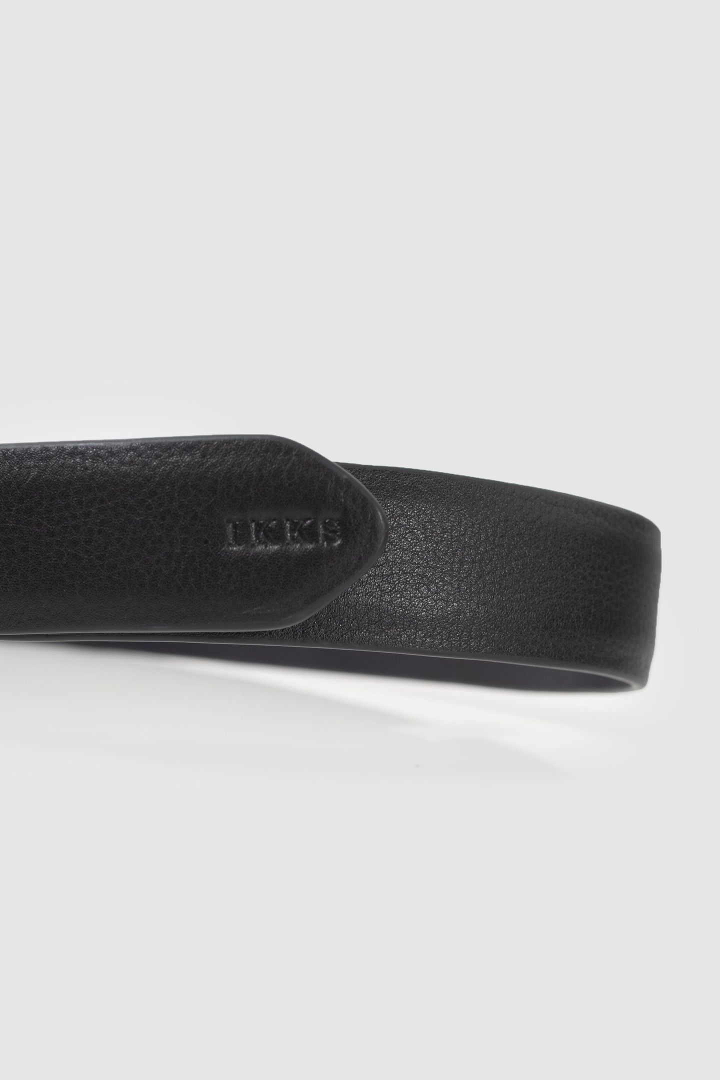 BLACK LEATHER BELT WITH ICONIC CHEVRON BUCKLE 7