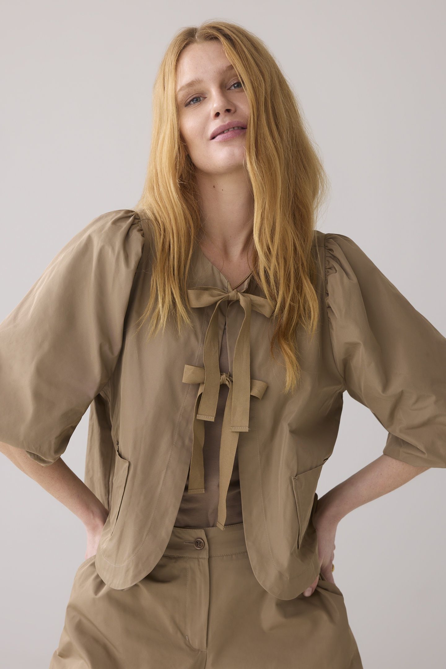 BLOUSE TAFT KHAKI 2