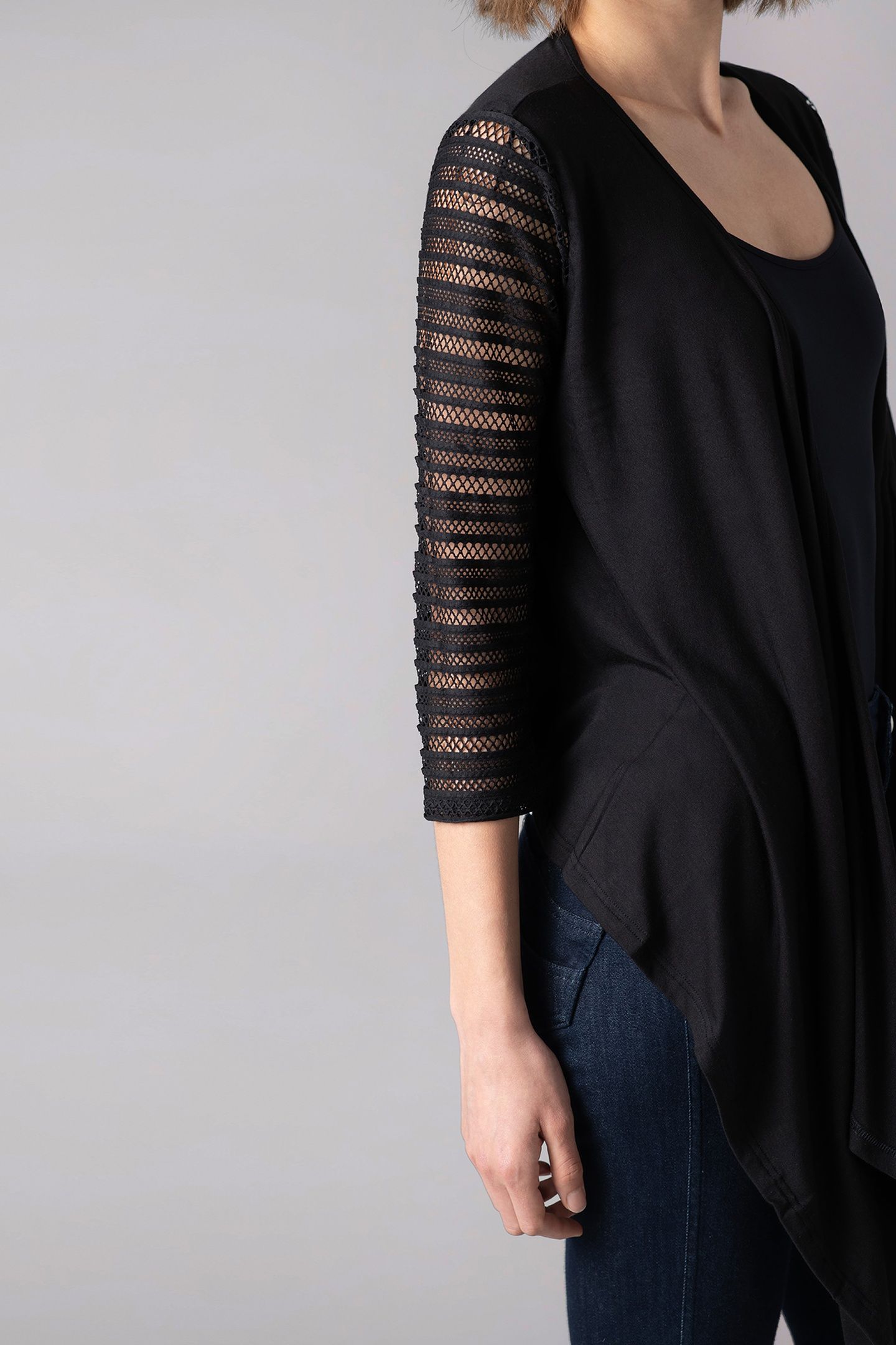 HELMI BLACK 2