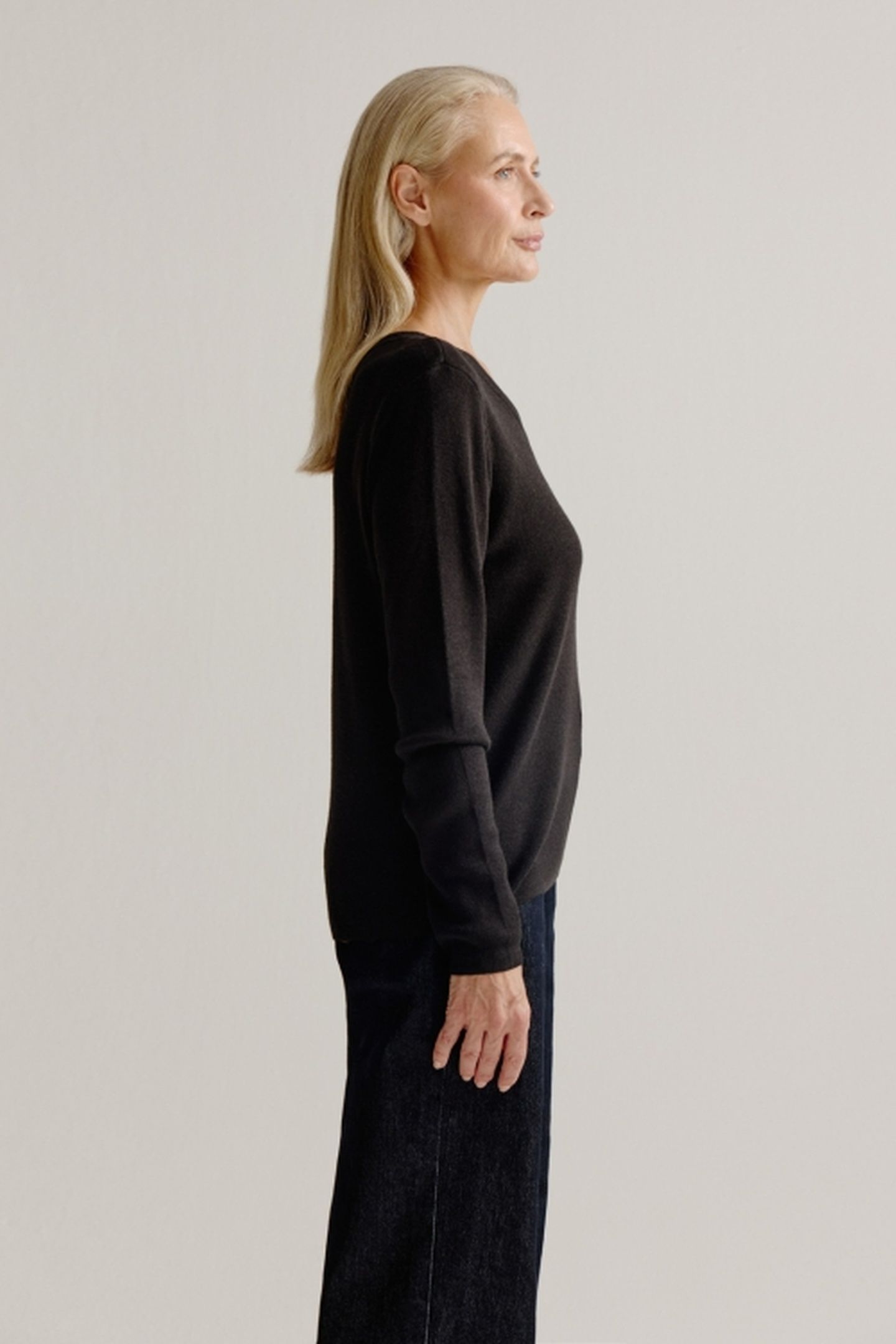 ASTRID SWEATER BLACK 4