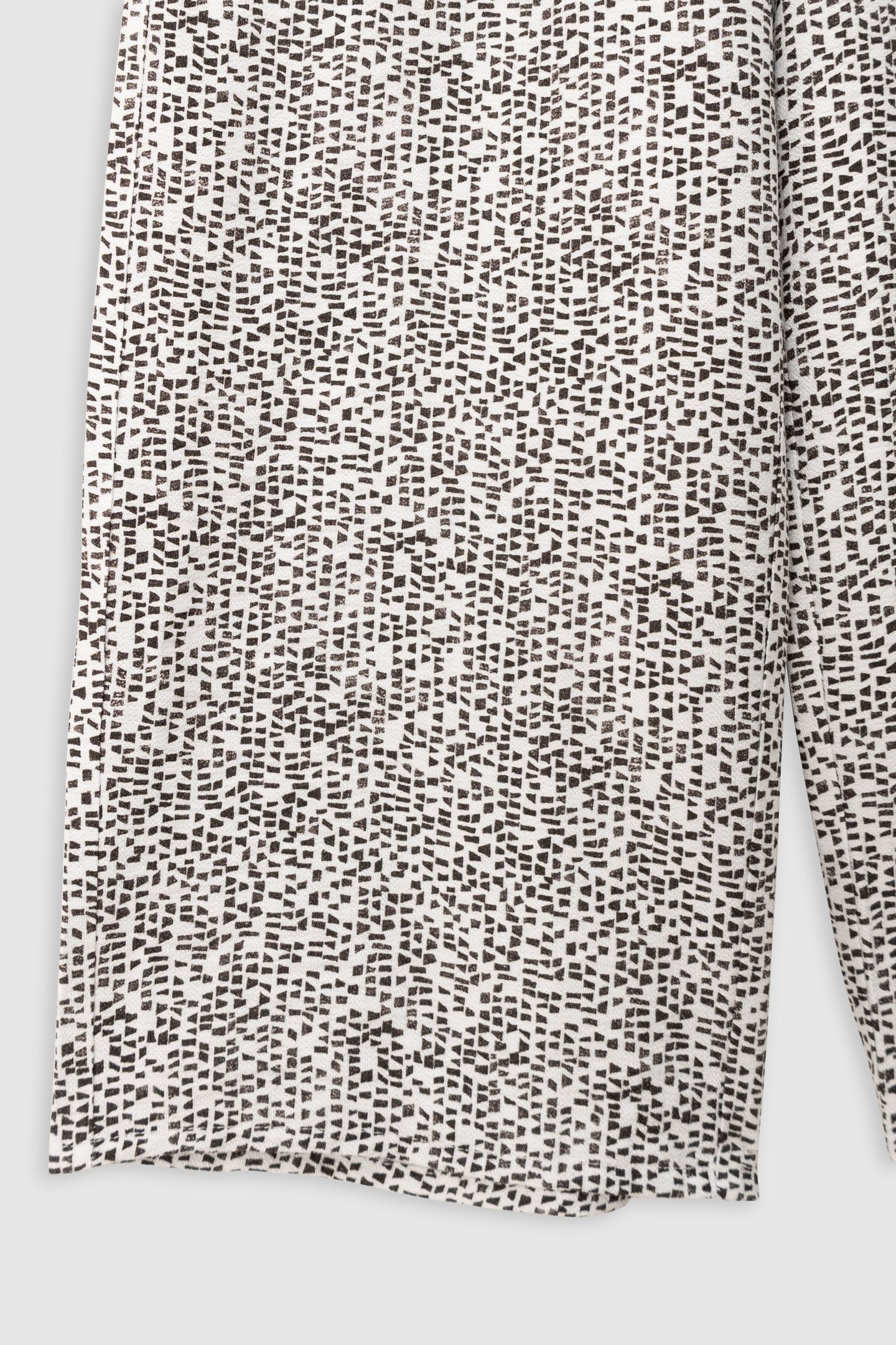 BLACK GRAPHIC PANTS 4
