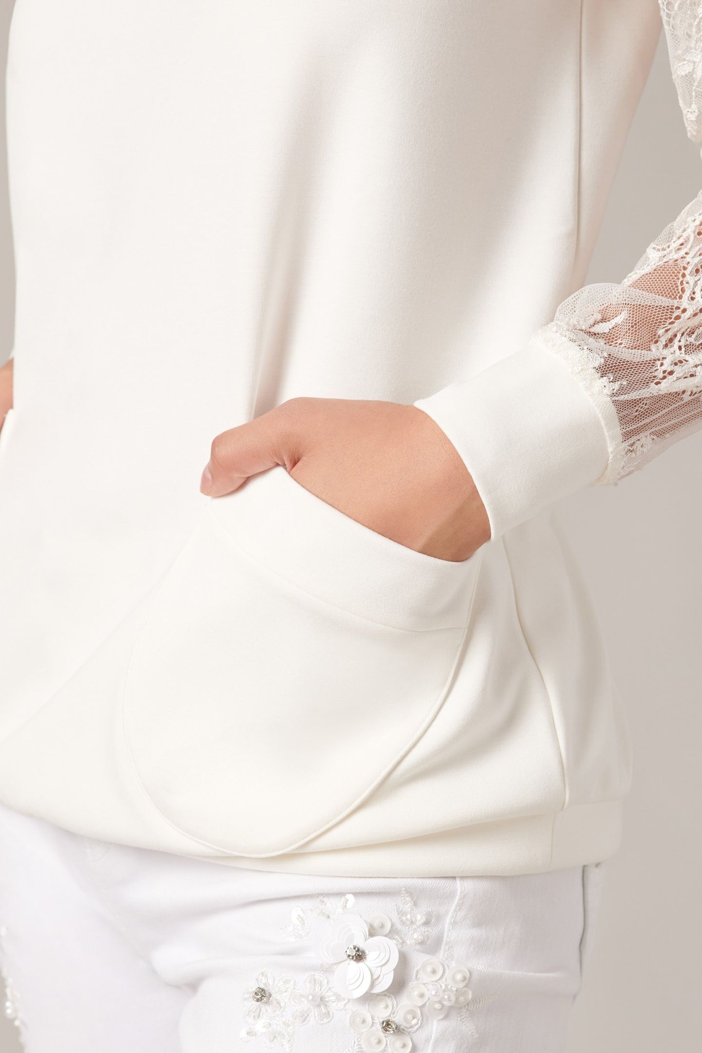 UZEL MOON WHITE 5