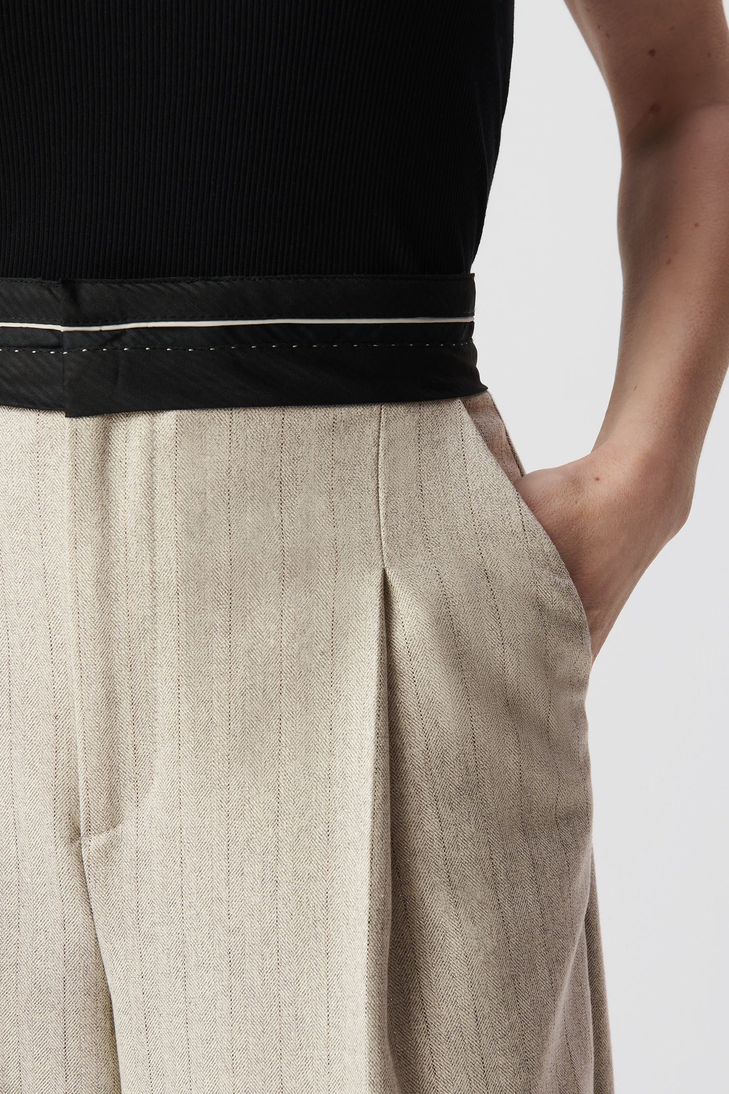 GREY SUIT PANTS WITH LUREX STRIPE PATTERN 5