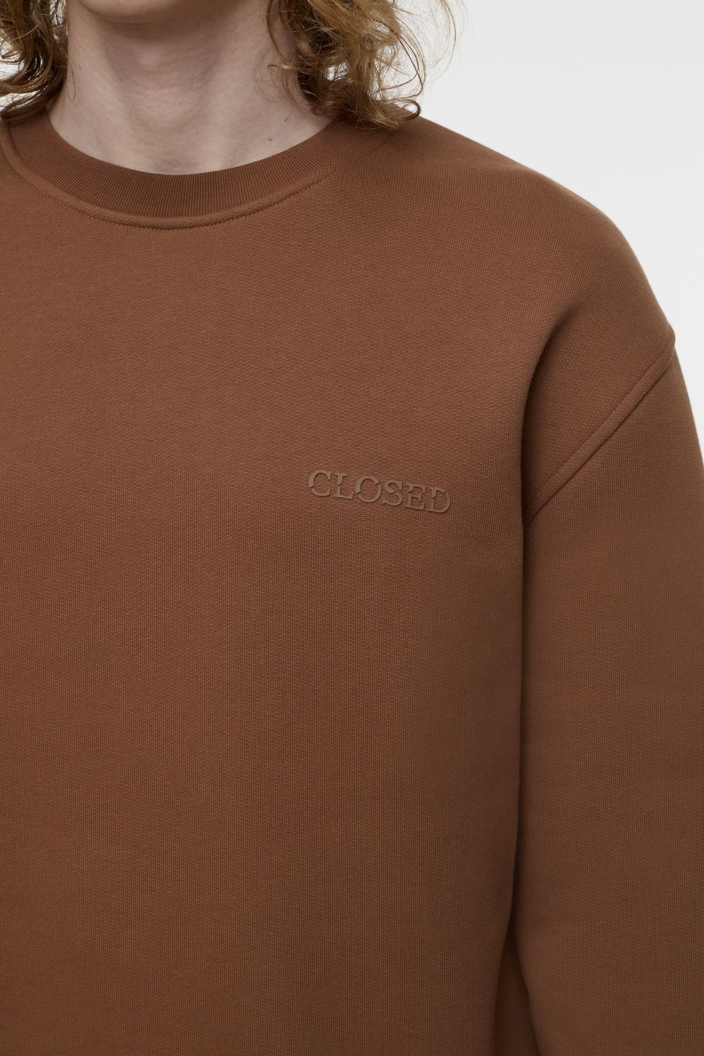 LOGO CREWNECK SWEAT T-SHIRTS CHESTNUT 3