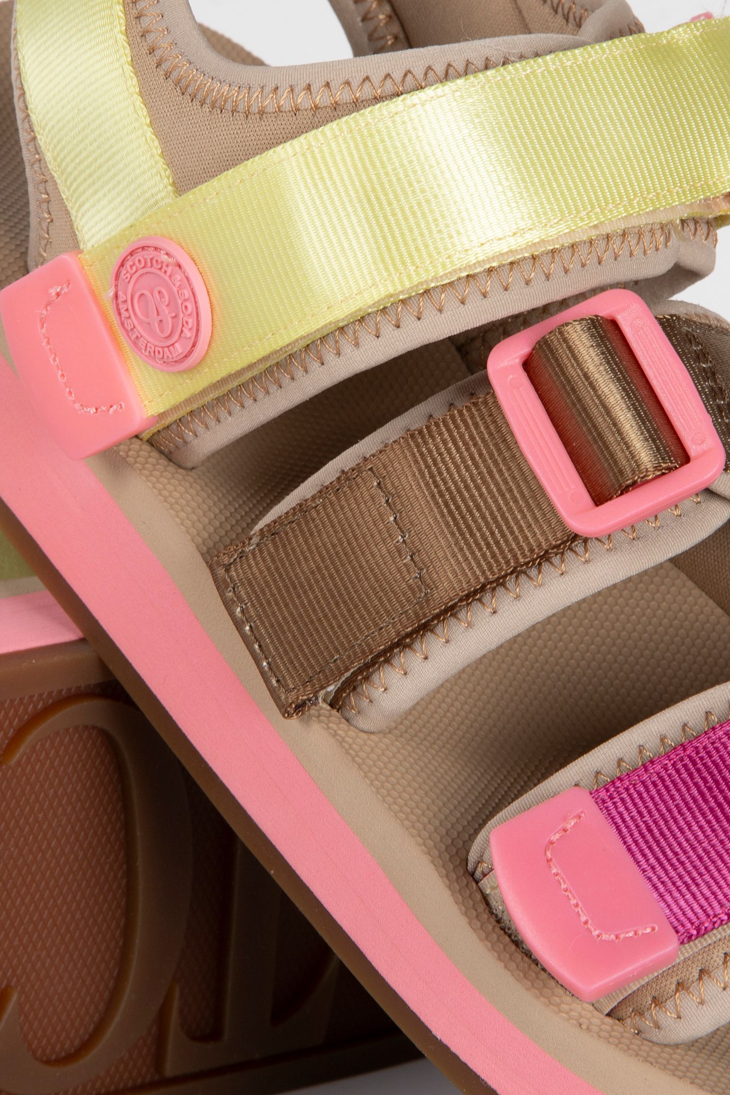 LYDIA SPORT SANDAL SAND MULTI 4