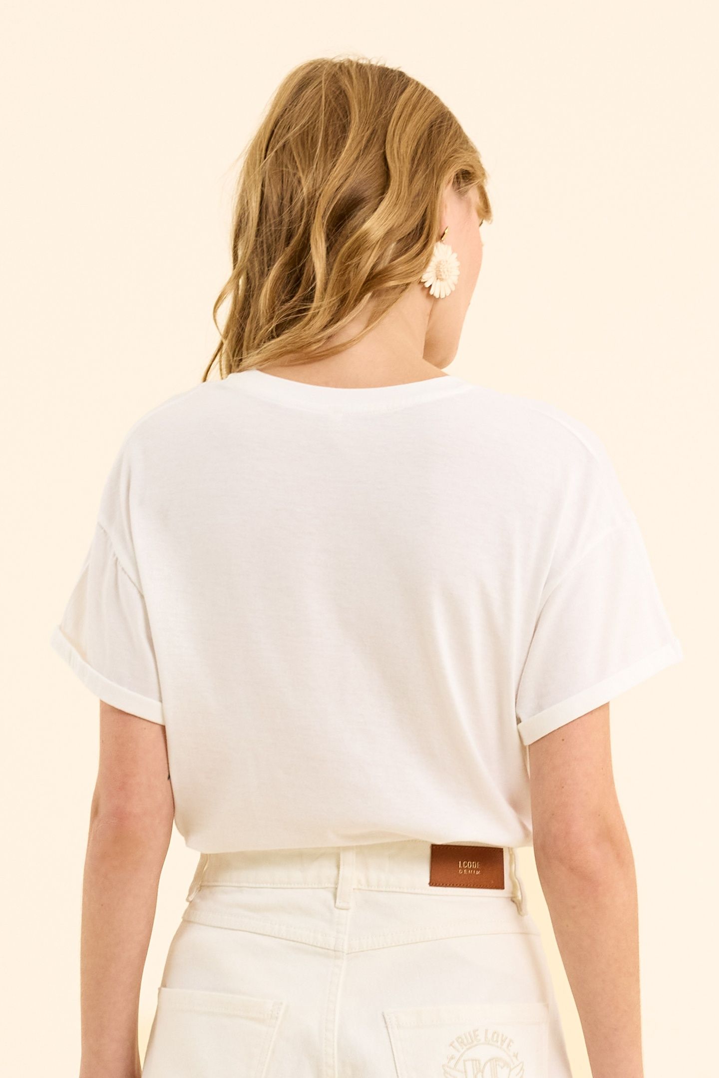 WHITE T-SHIRT WITH MESSAGE ON STRIPES SUNBURN 3