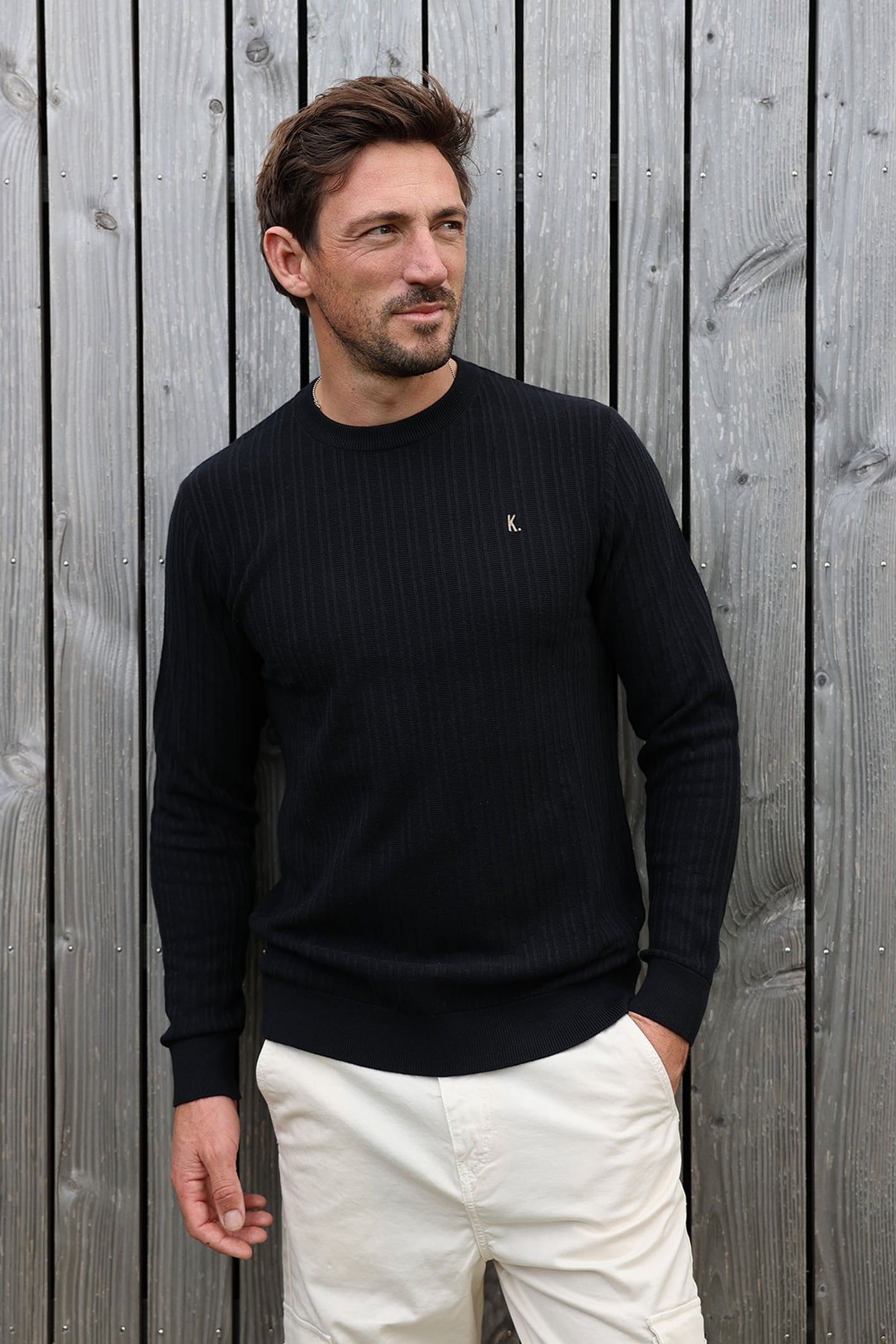KN VERTICAL BLACK 1