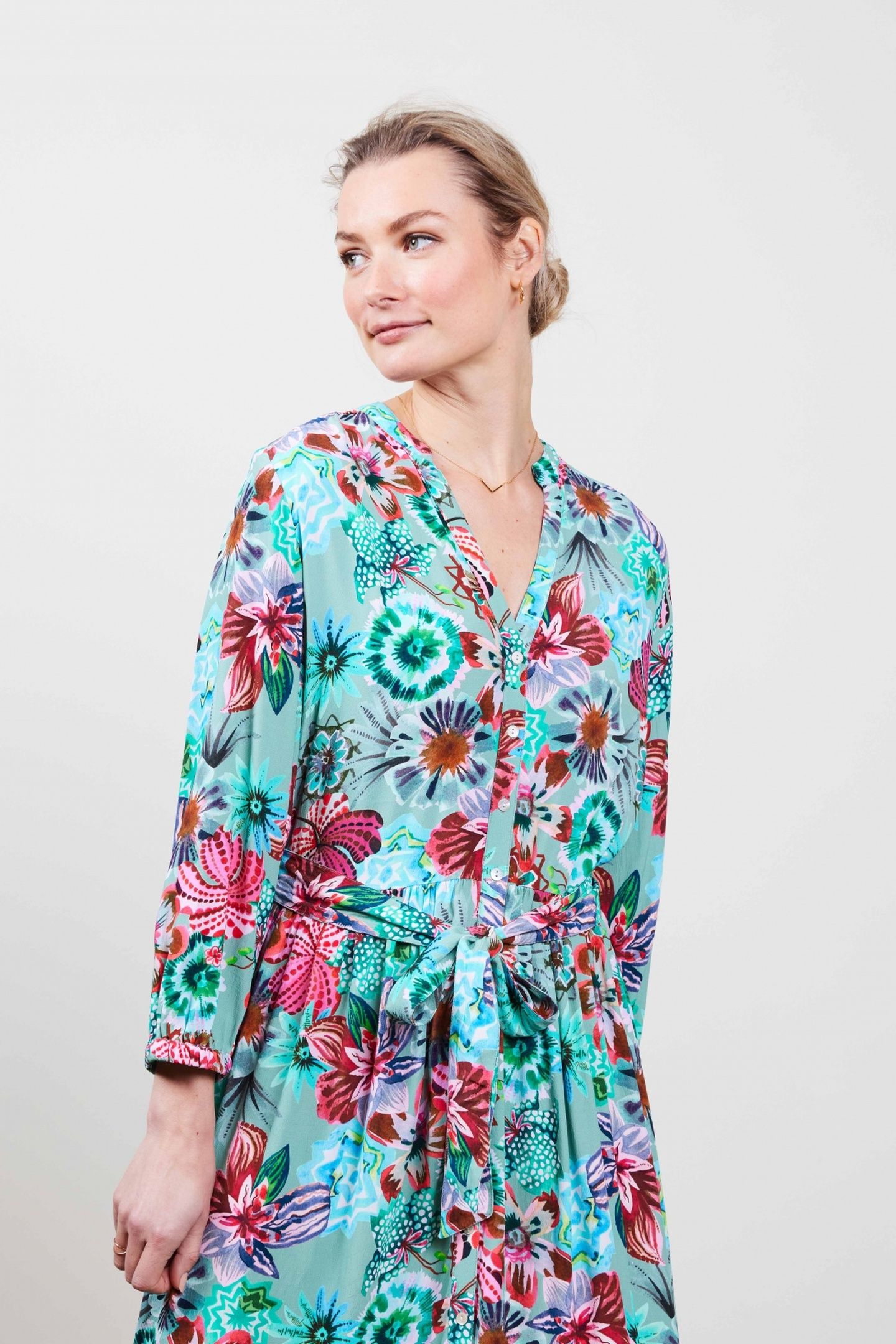 DRESS MELODY IN GRANITE GREEN WITH FLORAL MEDLEY PRINT. 2