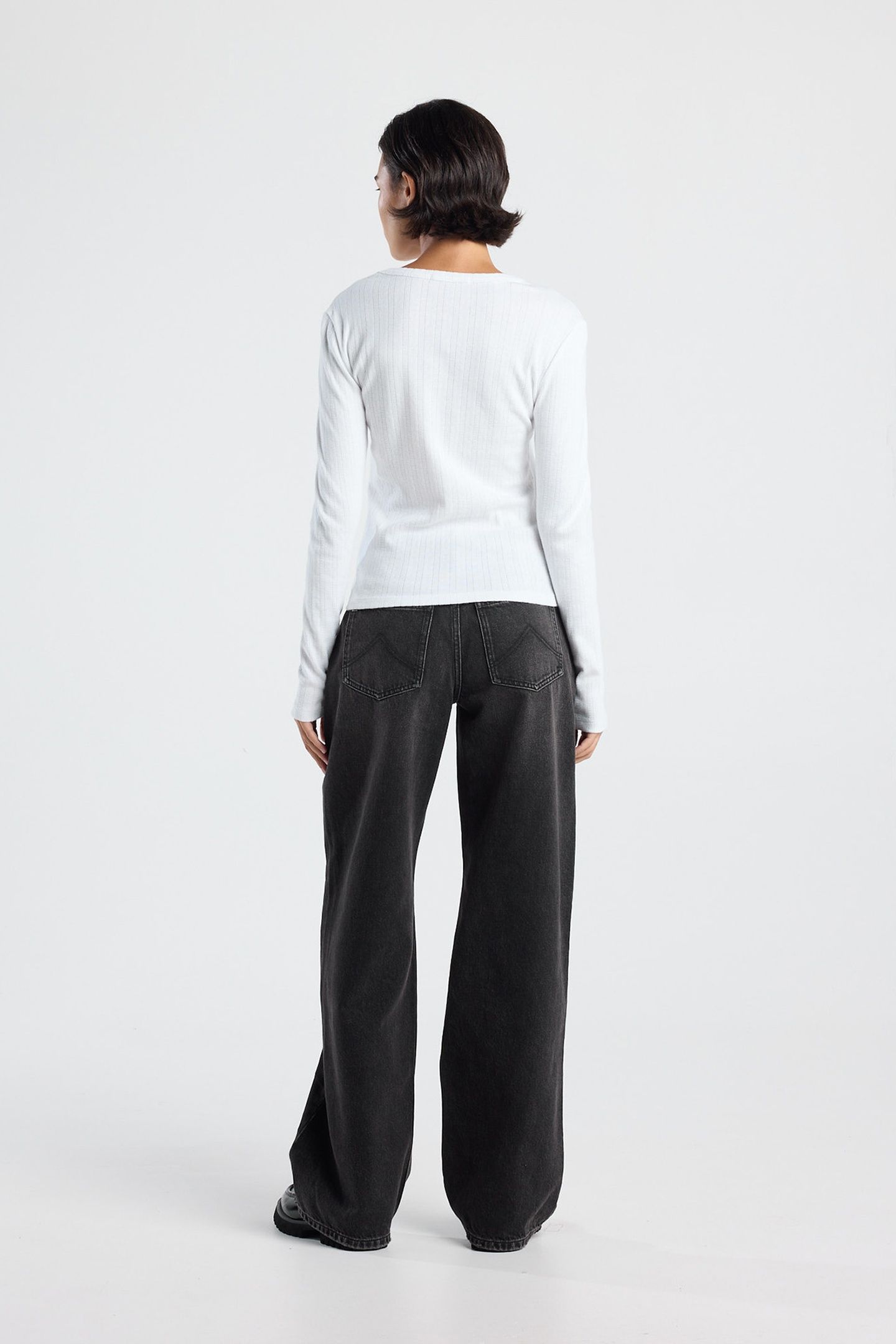 LISA ZG WHITE 2