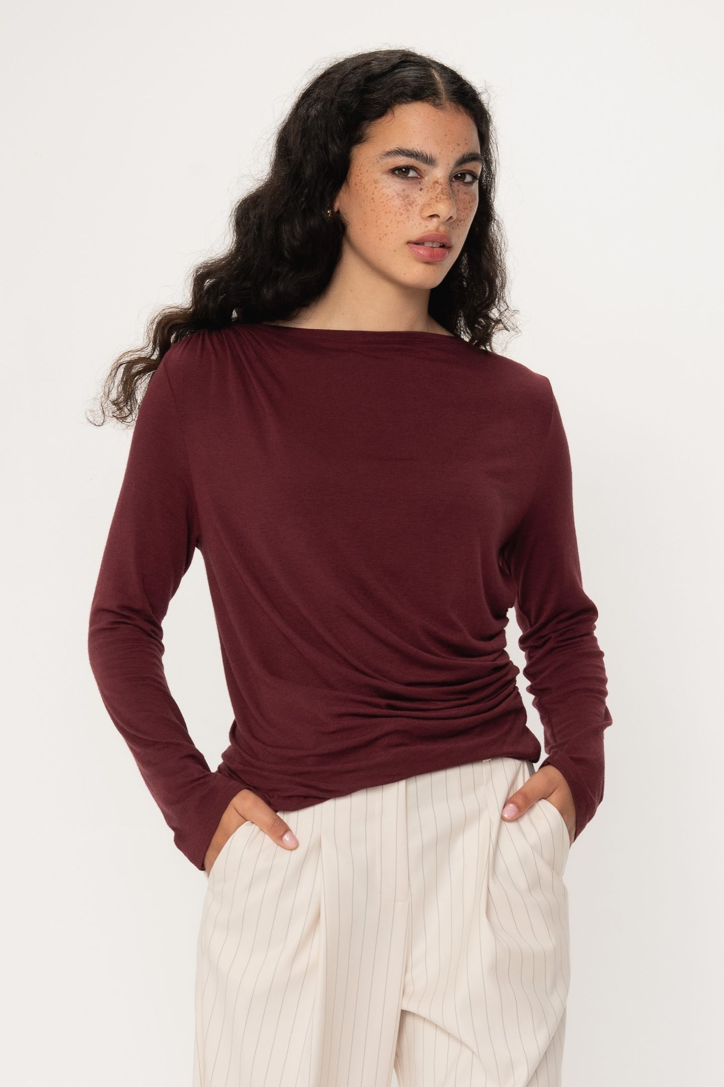 ALYSSA BURGUNDY 3