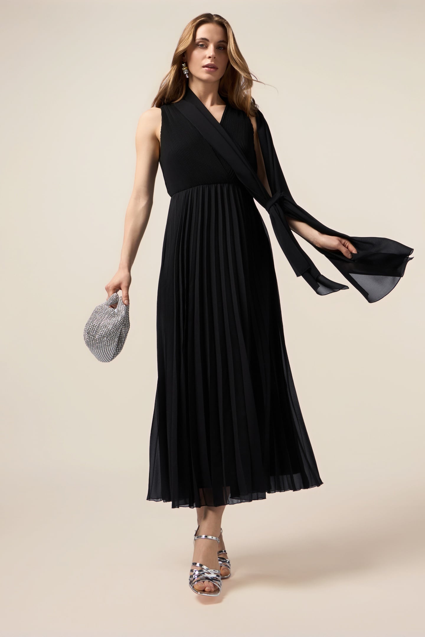 LONG PLEATED DRESS WITH RUFFLE BLACK 1