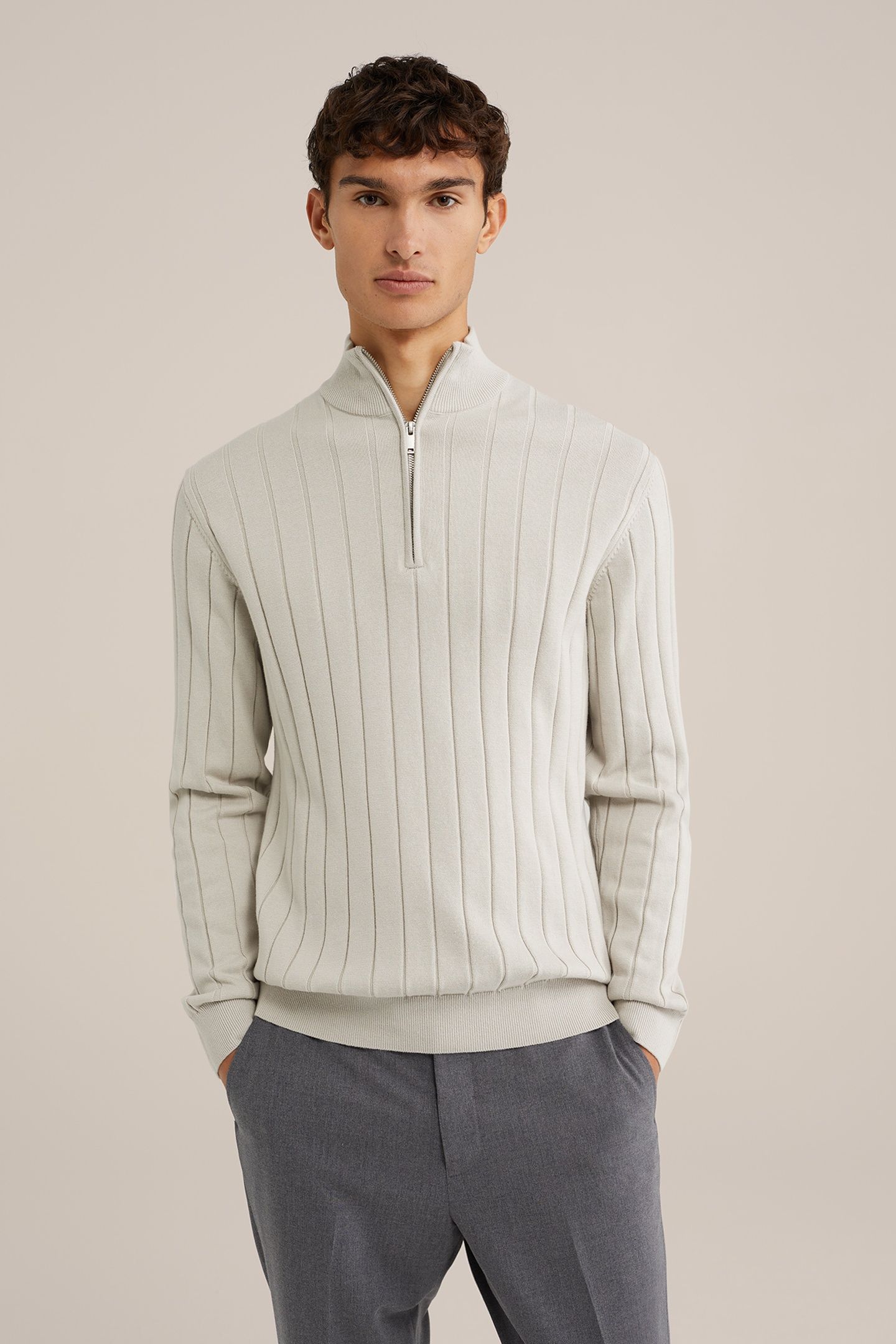 HALFWAY ZIPPER BEIGE 1