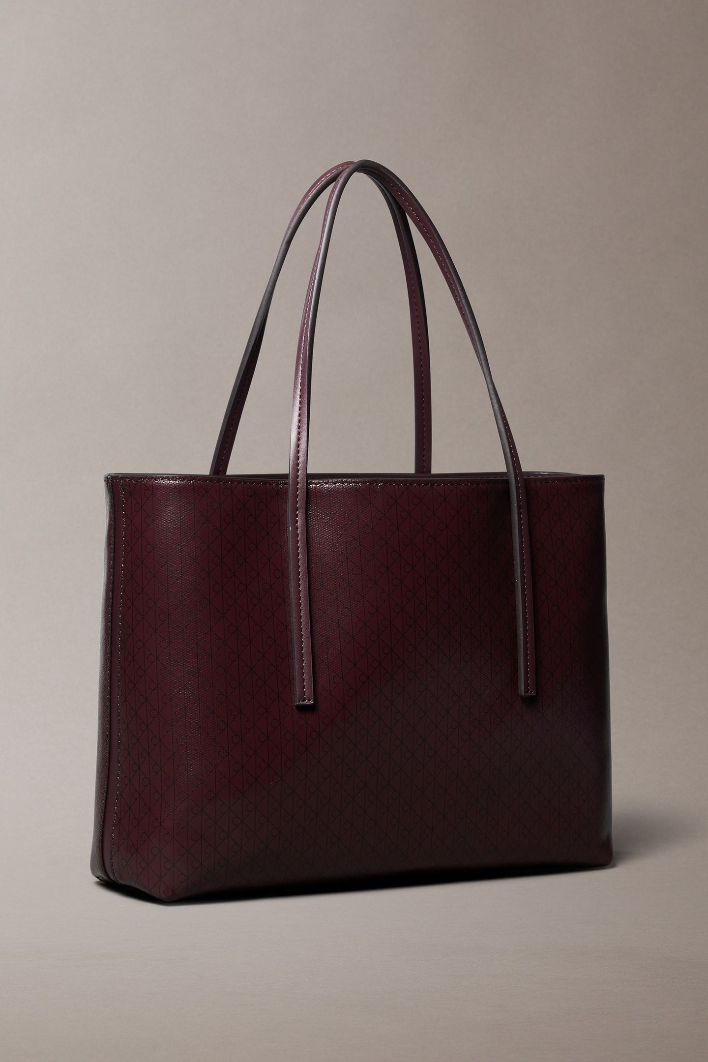 EMBLEM SMALL TOTE BAG FUDGE 2