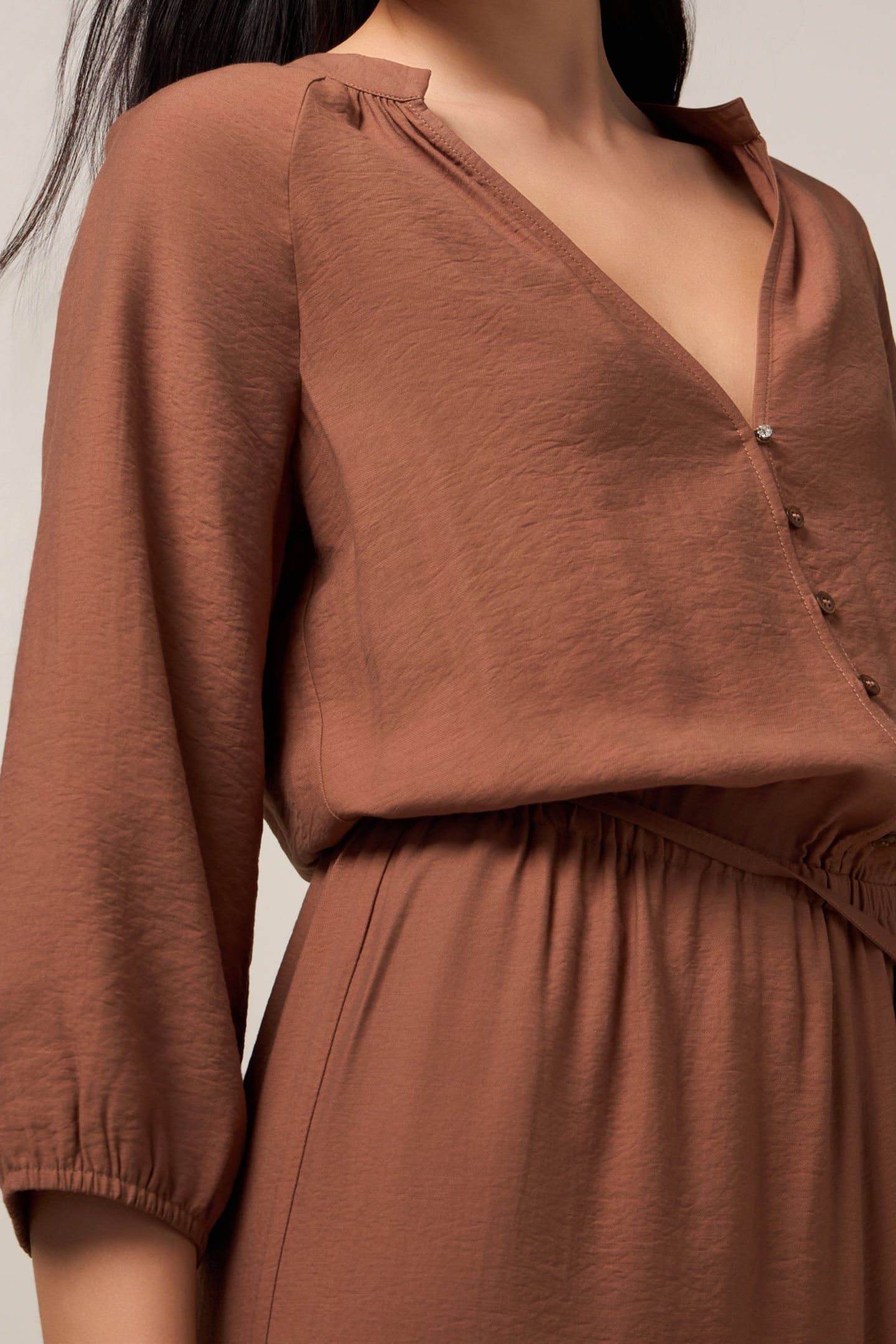 FLUID JUMPSUIT WITH V-NECK BROWN 4