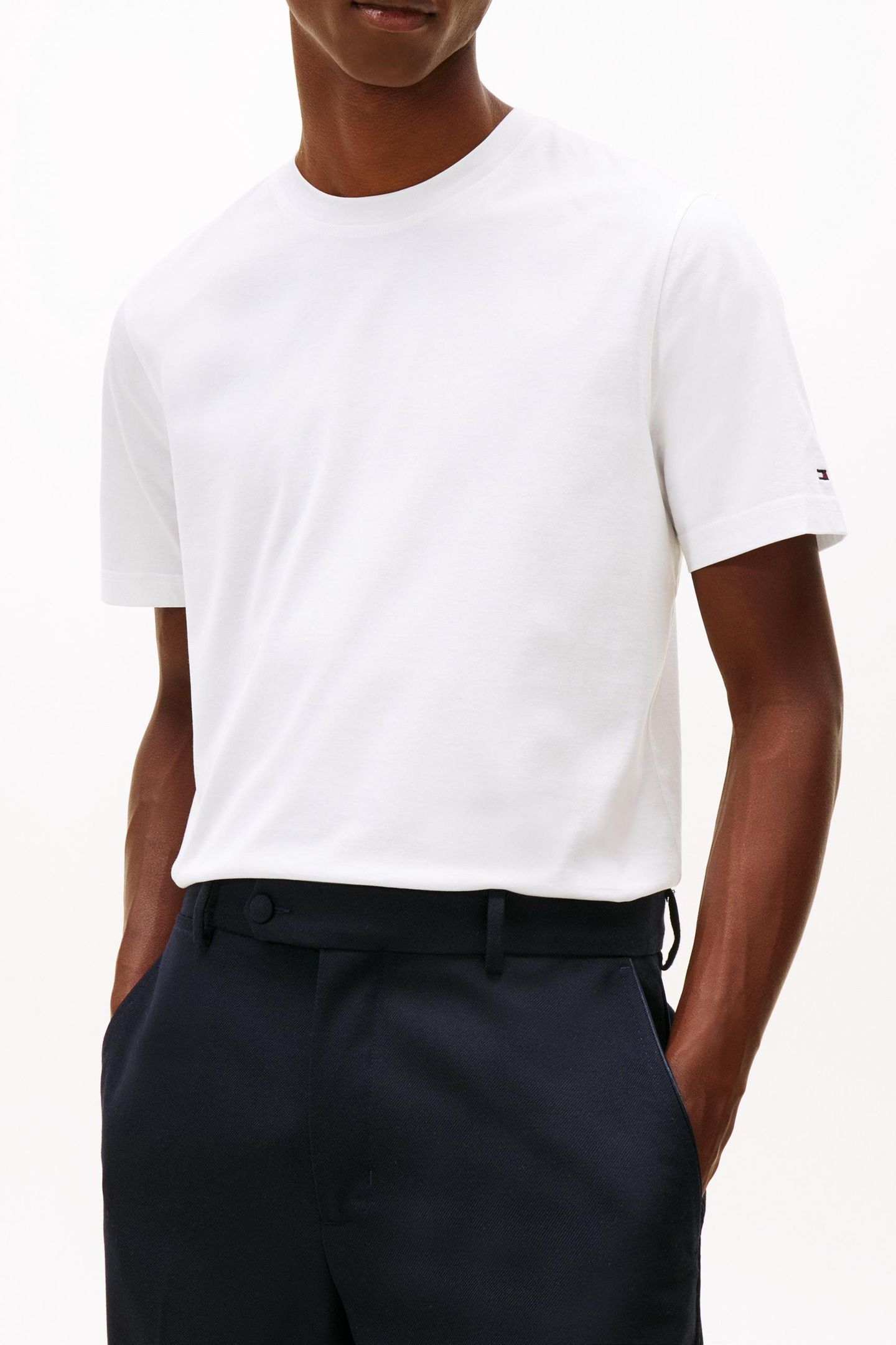DC ESSENTIAL TEE WHITE 3