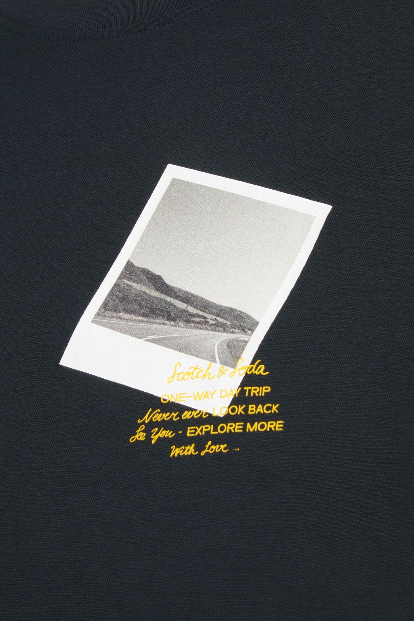 GRAPHIC TEE METEORITE 3
