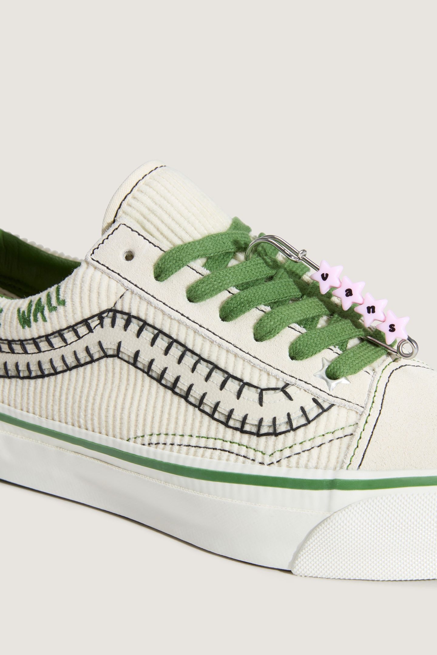 UNISEX OLD SKOOL CHARMS CREAM 2