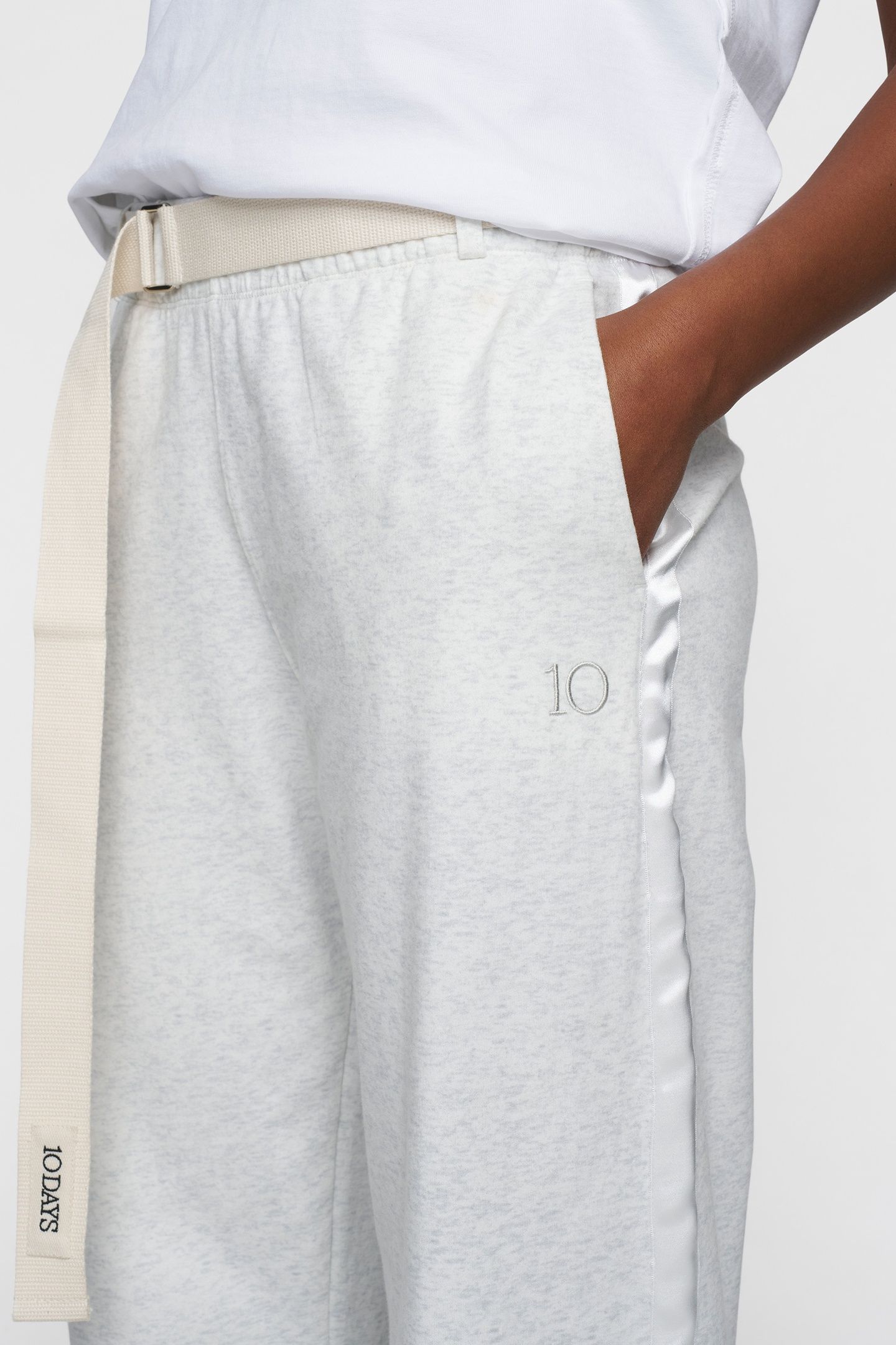 BELTED BAR JOGGER FLEECE WHITE MELEE 7