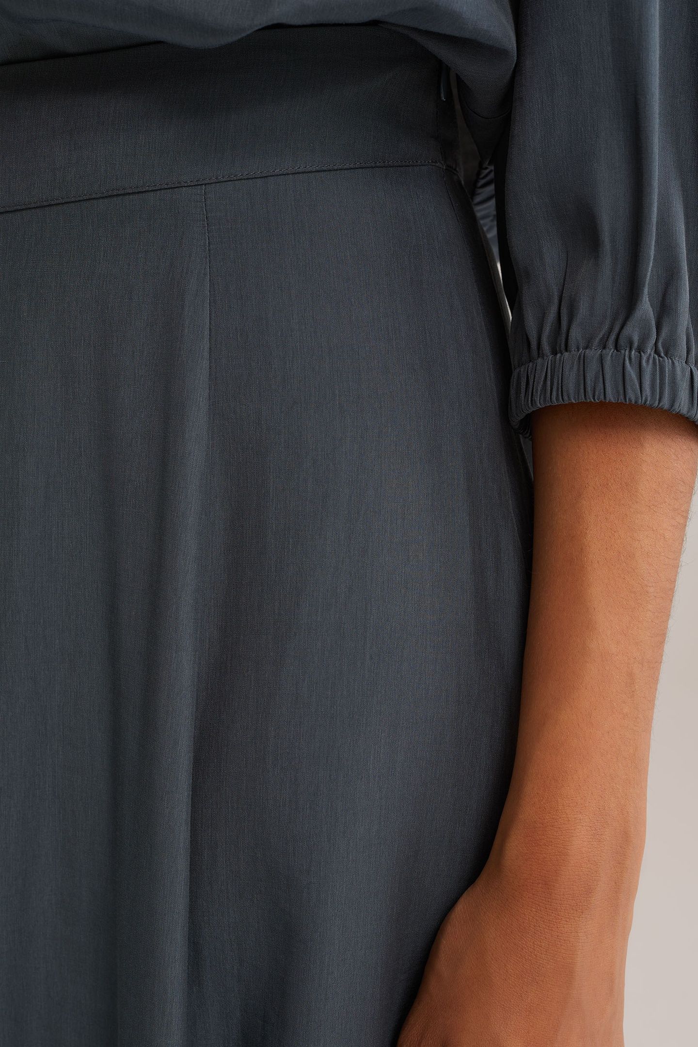 SKIRT MEDIUM LENGTH DARK GREY 6
