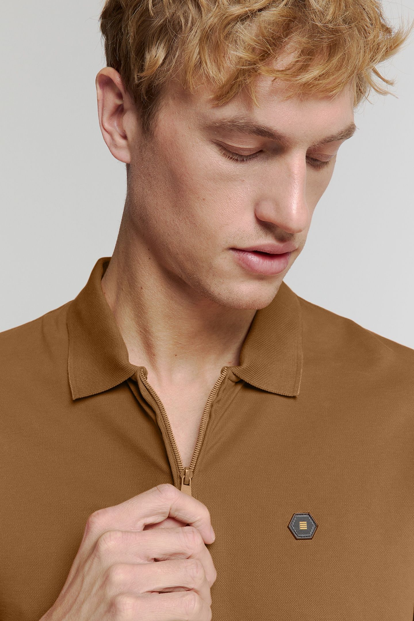 POLO ZIP PIQUE GARMENT DYED CAMEL 4
