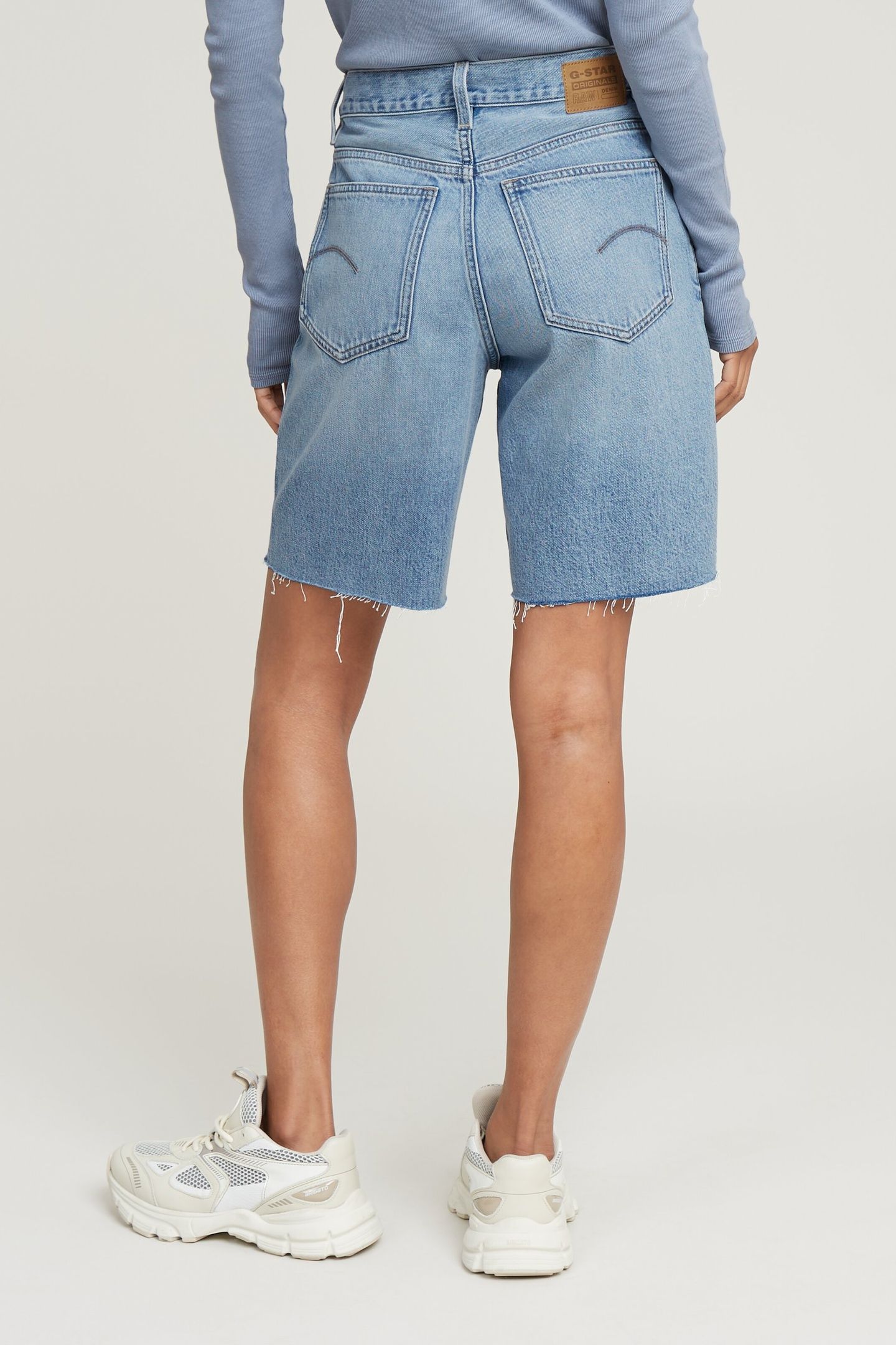 VIKTORIA BERMUDA SHORT RAW EDGE SUN FADED BLUE CAPE 3