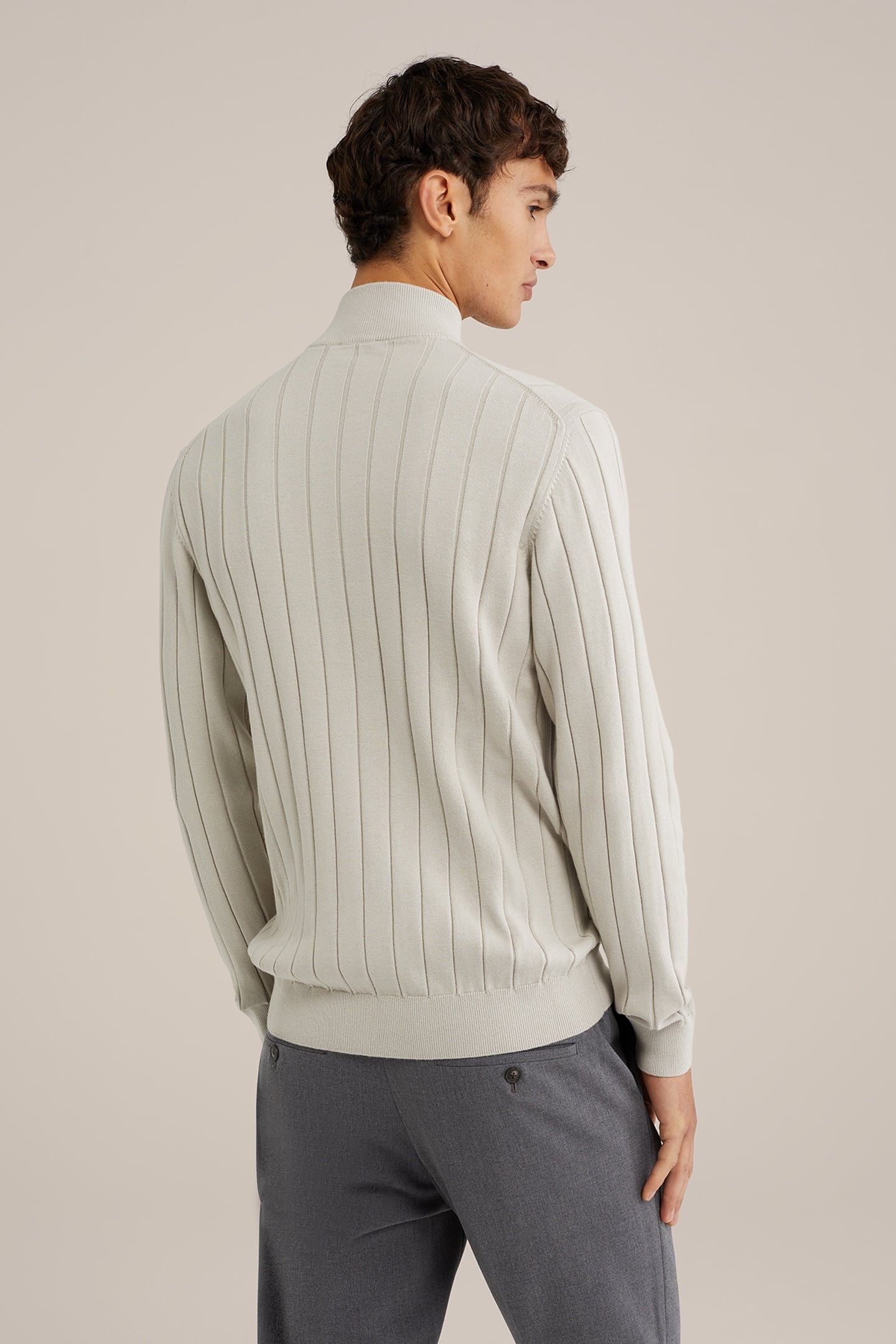 HALFWAY ZIPPER BEIGE 3