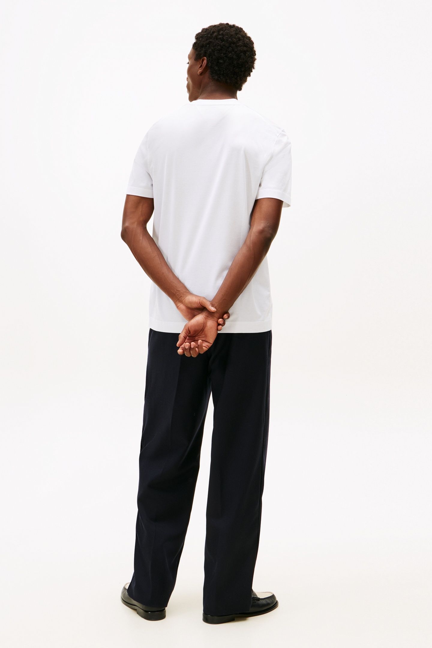 DC ESSENTIAL TEE WHITE 2
