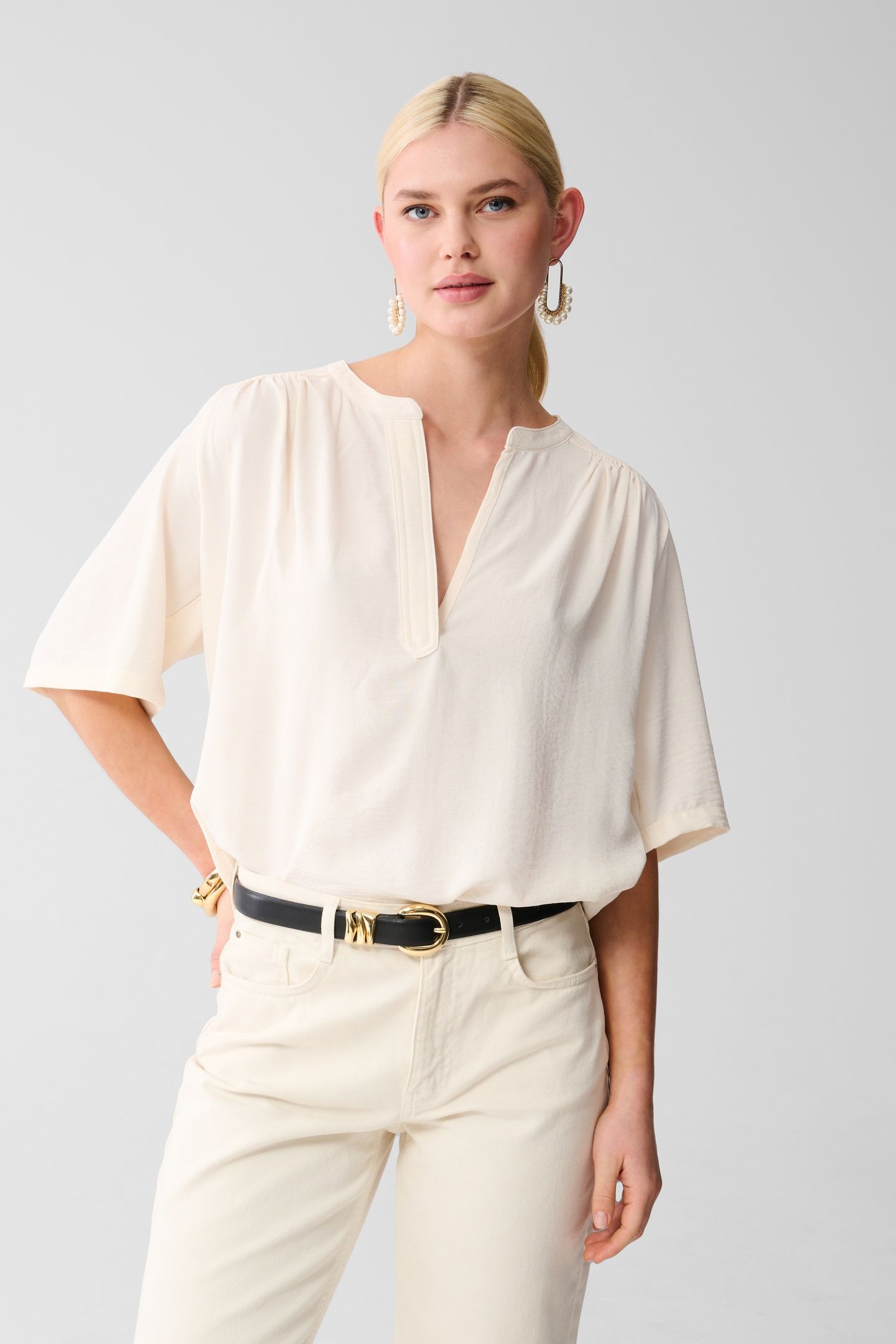 LA-SBTWIST SHORT SLEEVE TOP OFFWHITE 2