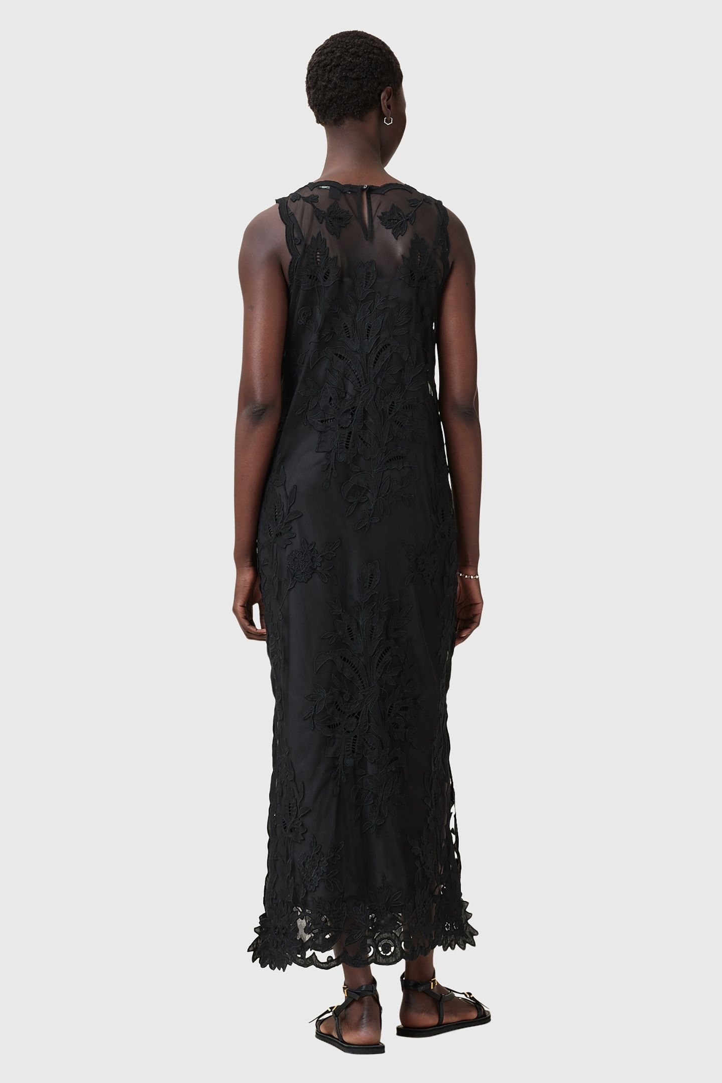 RYE EMB DRESS BLACK 5