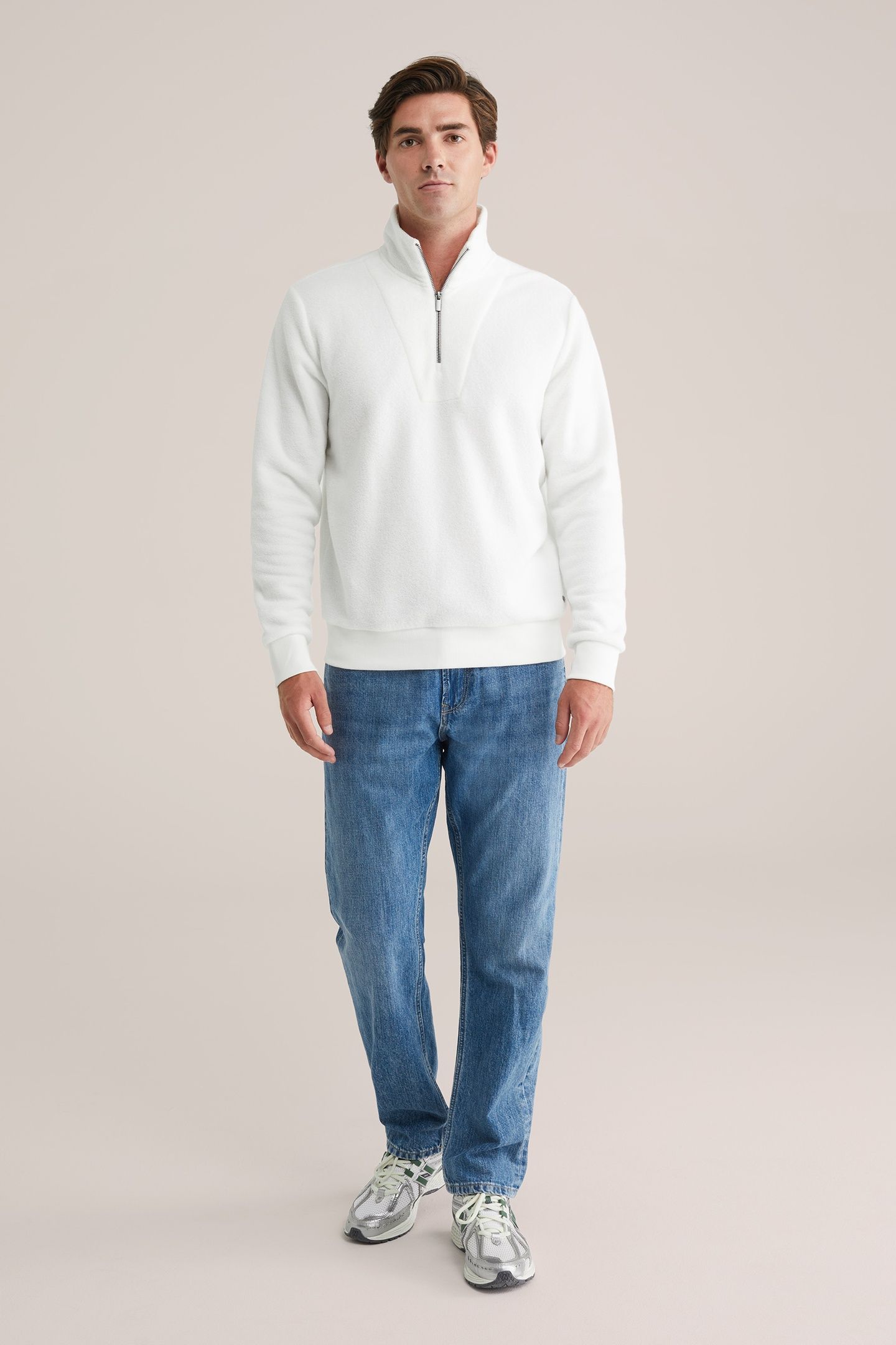 HALFWAY ZIPPER WHITE 3