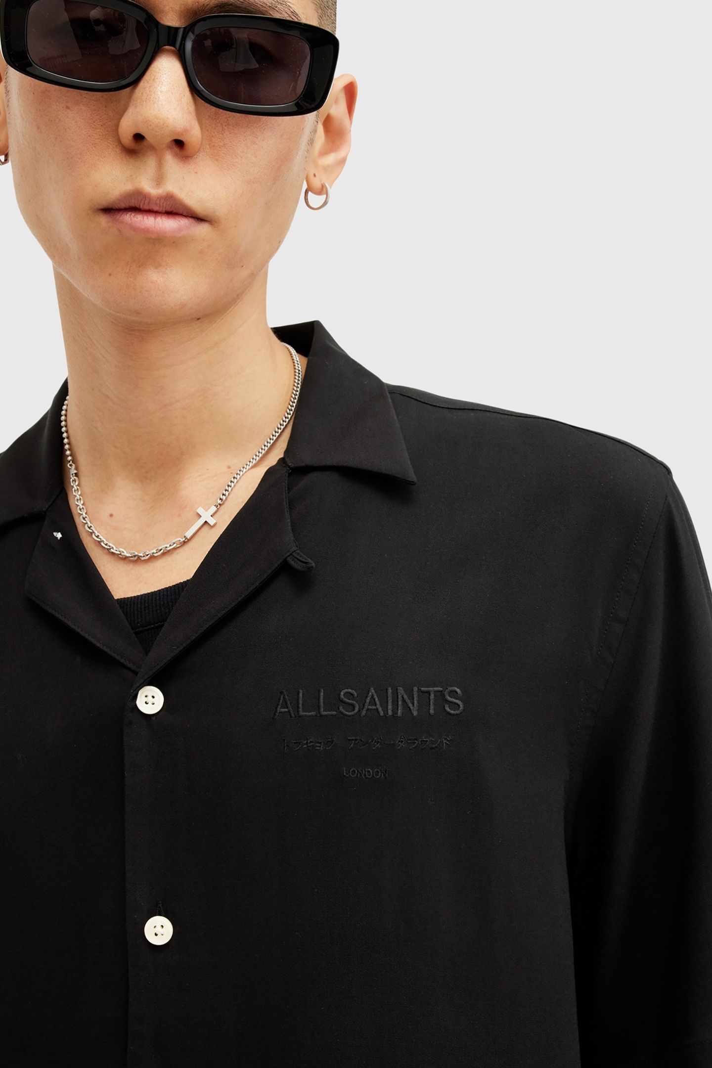 UNDER EMB SS SHIRT BLACK 6
