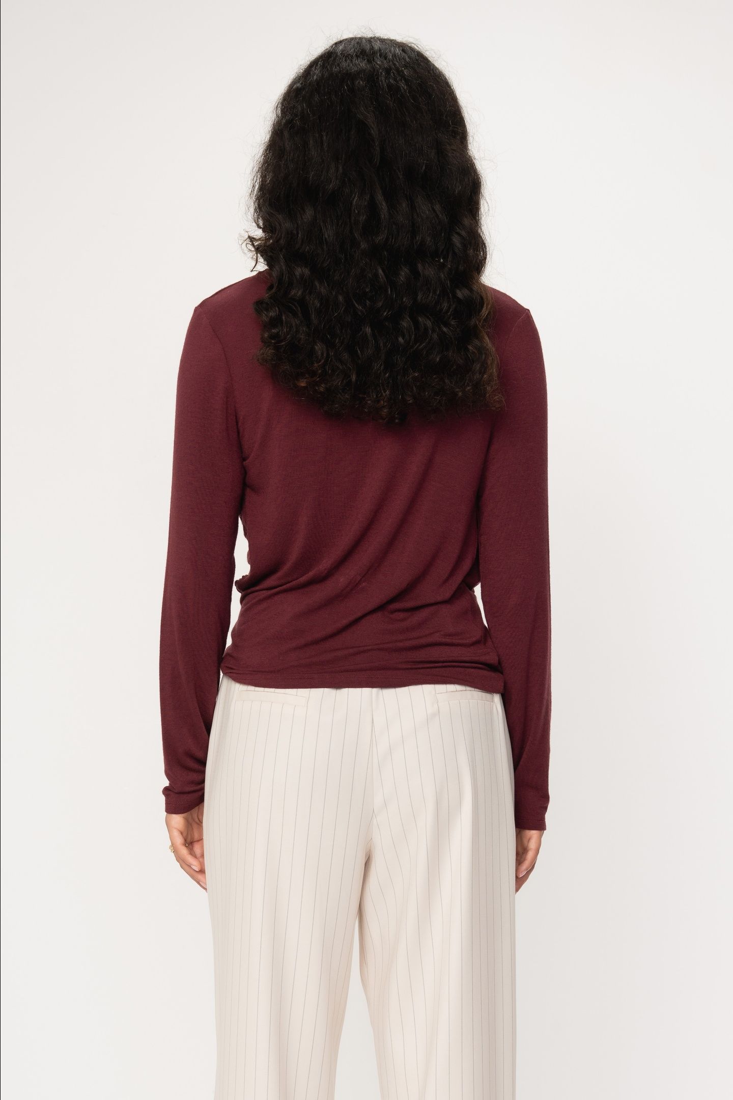 ALYSSA BURGUNDY 4
