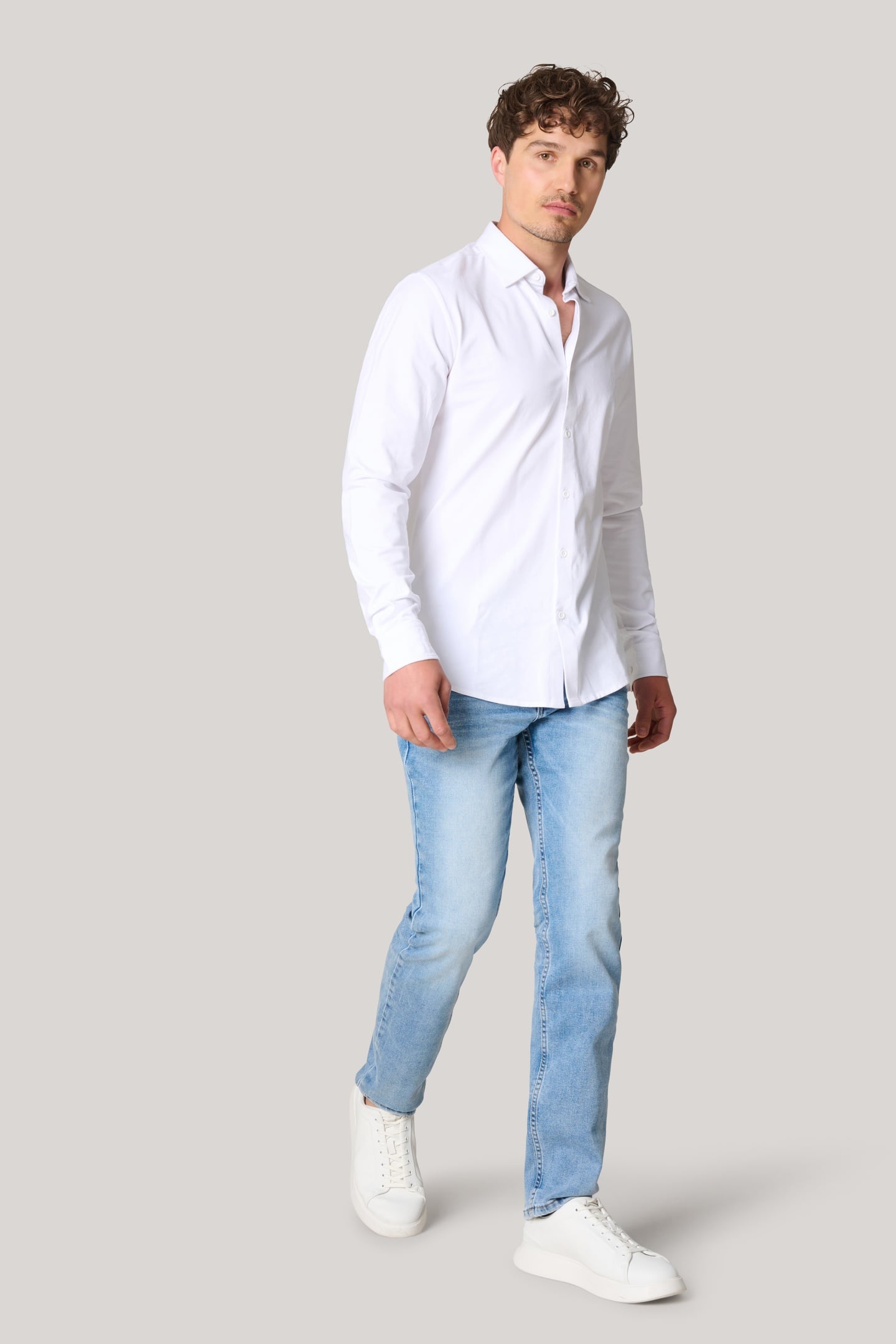 MM-SBSTRAIGHT JEANS LIGHT DENIM BLEACHED 2