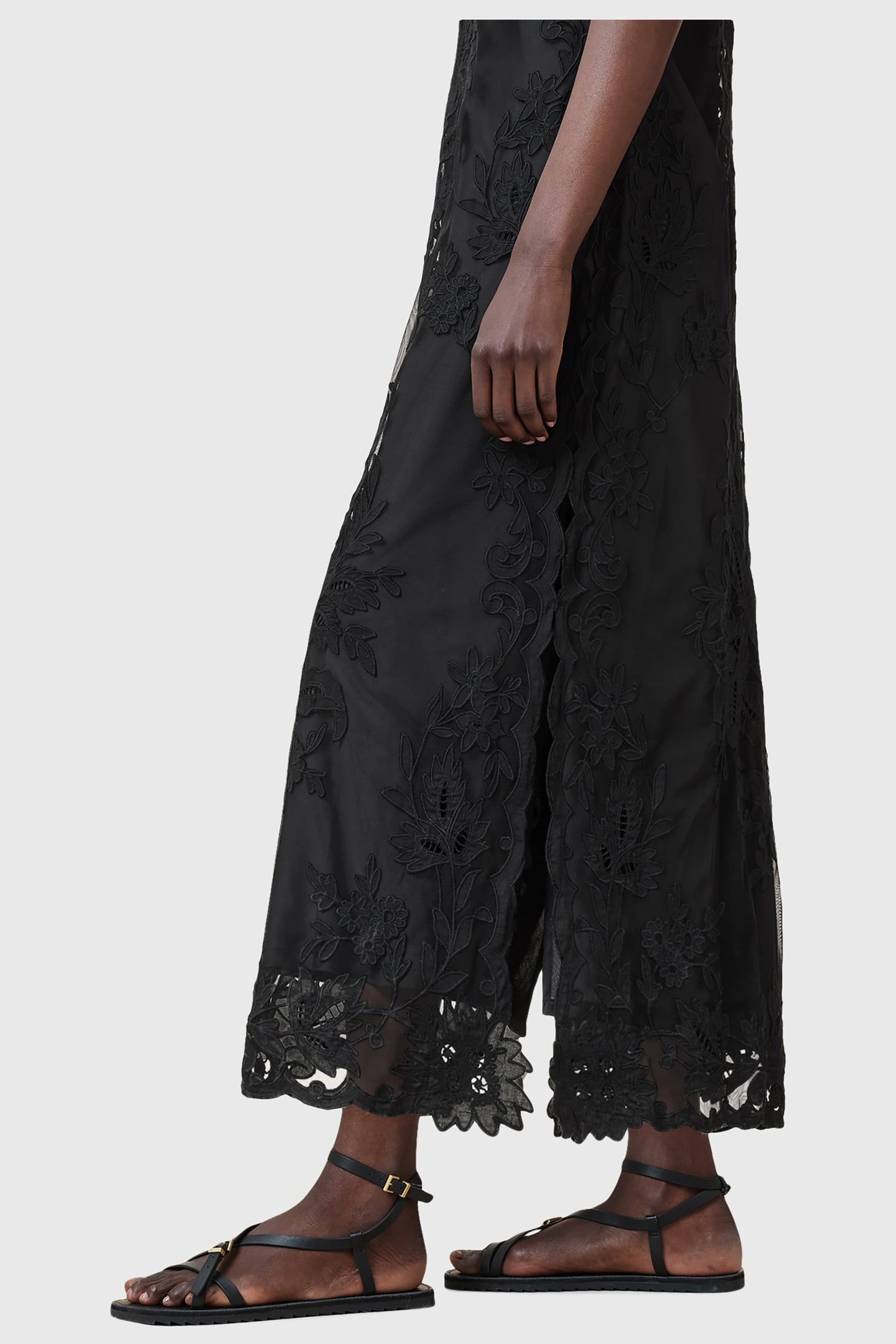 RYE EMB DRESS BLACK 8