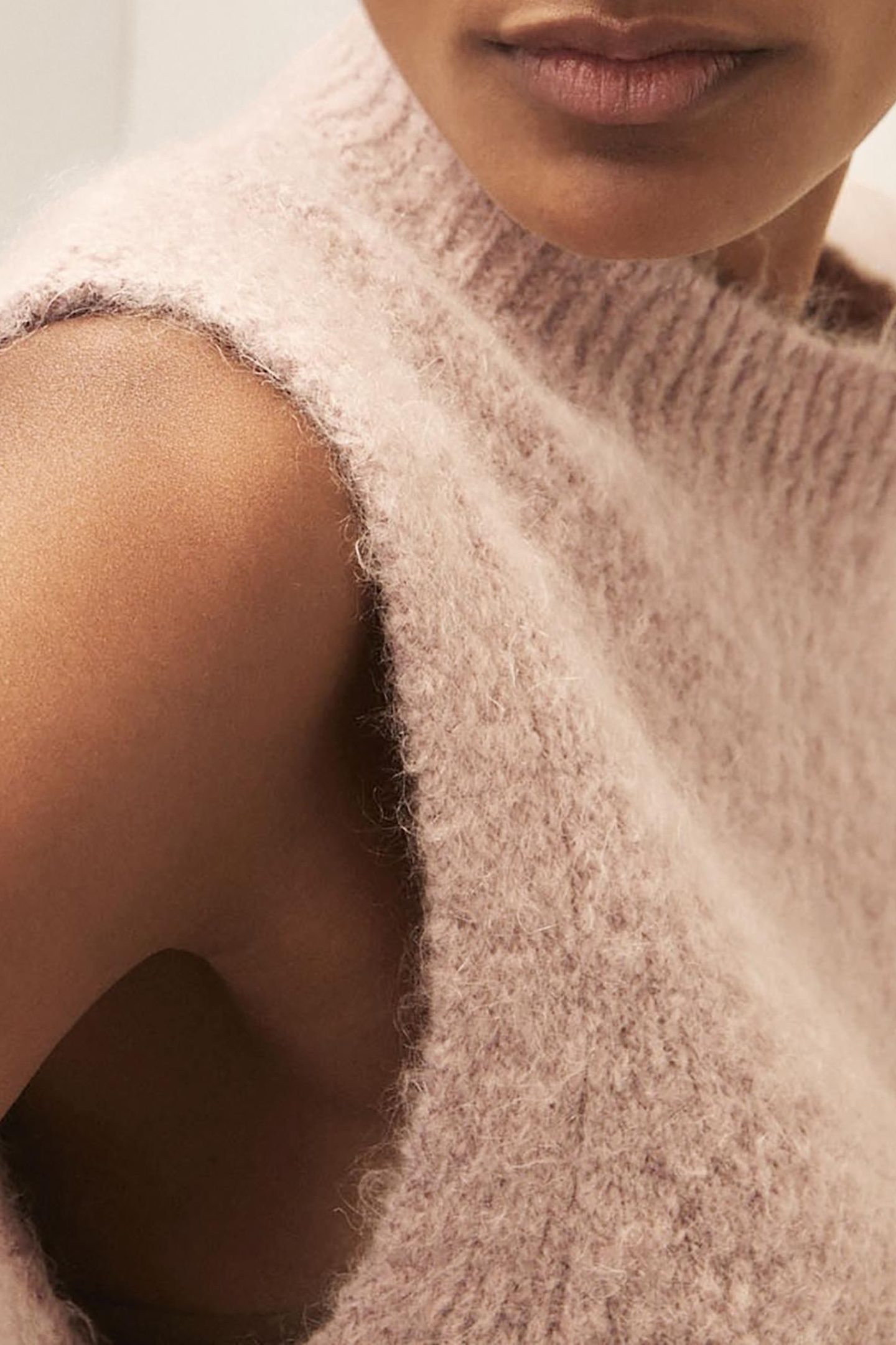 TEXTURED KNITTED VEST PINK 4