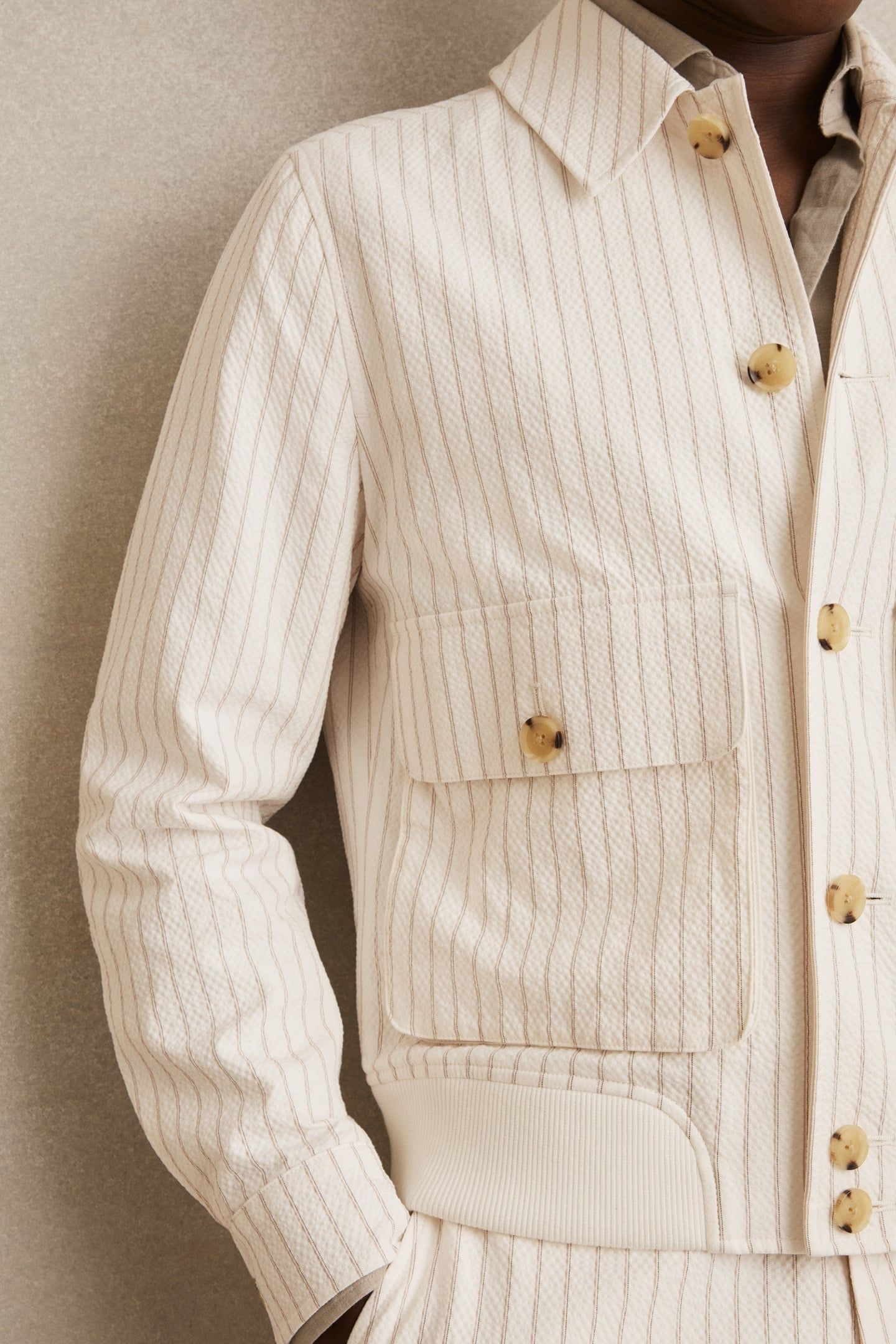LS STRIPE SEERSUCKER HARRINGTON OFF WHITE/TAUPE BROWN 4
