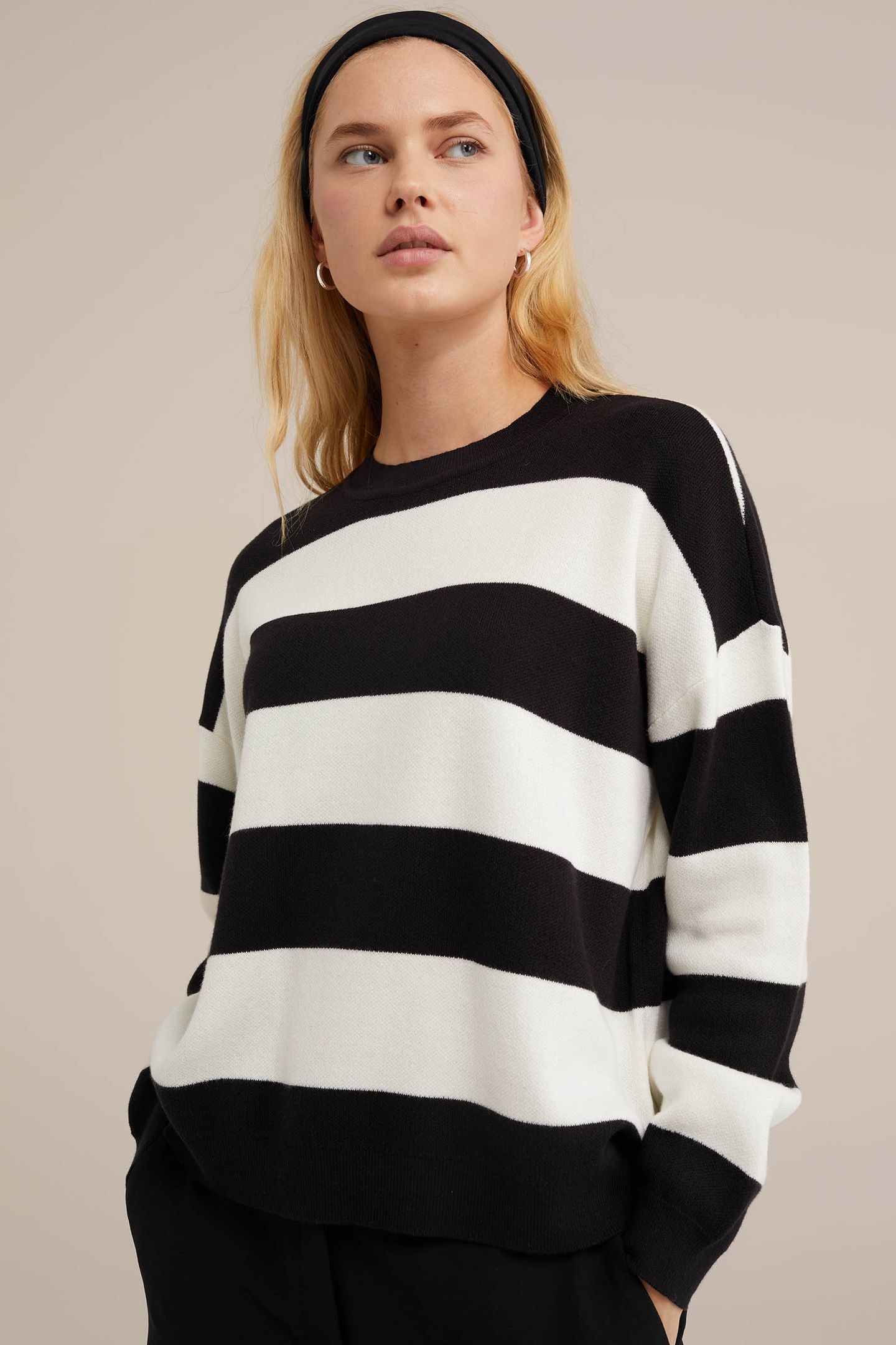 KNITTED PULLOVER BLACK 5