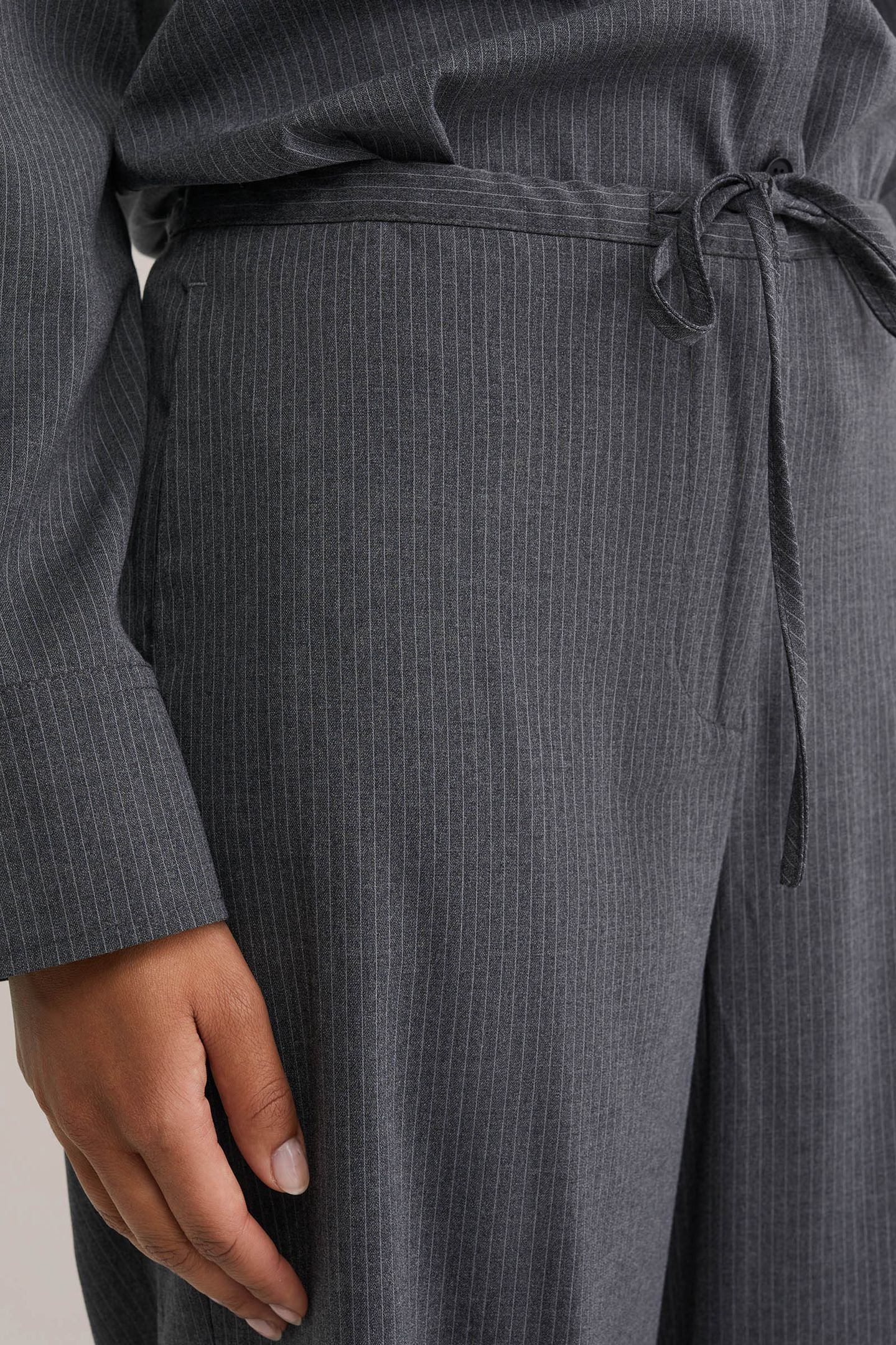 TROUSER DARK GREY 6