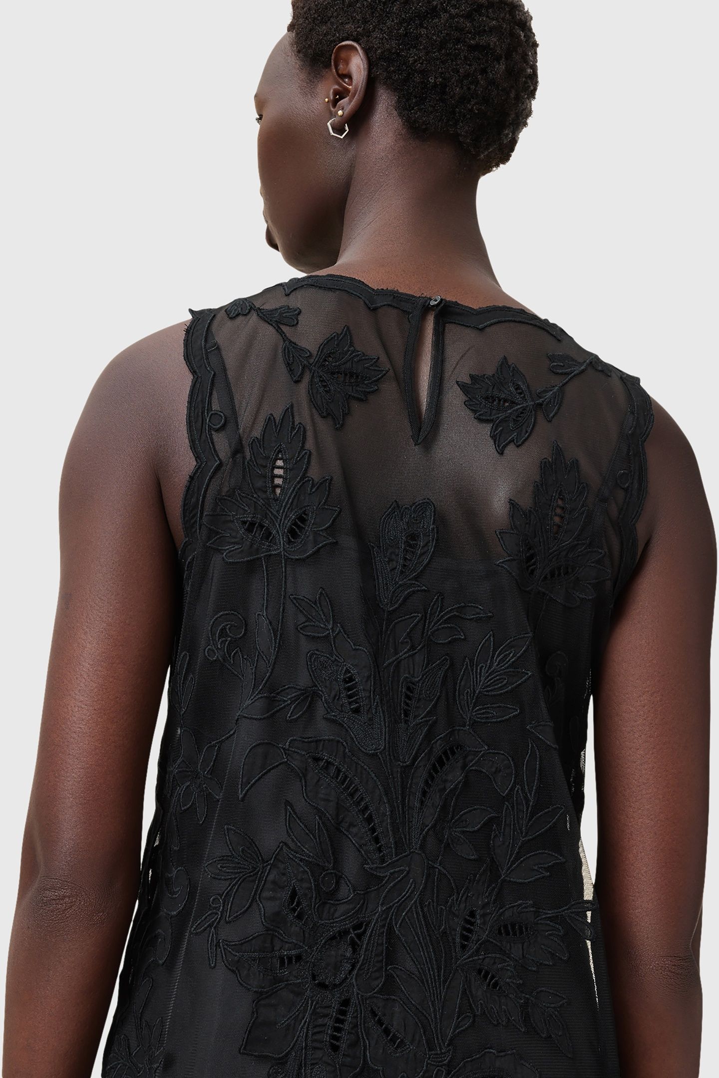 RYE EMB DRESS BLACK 6