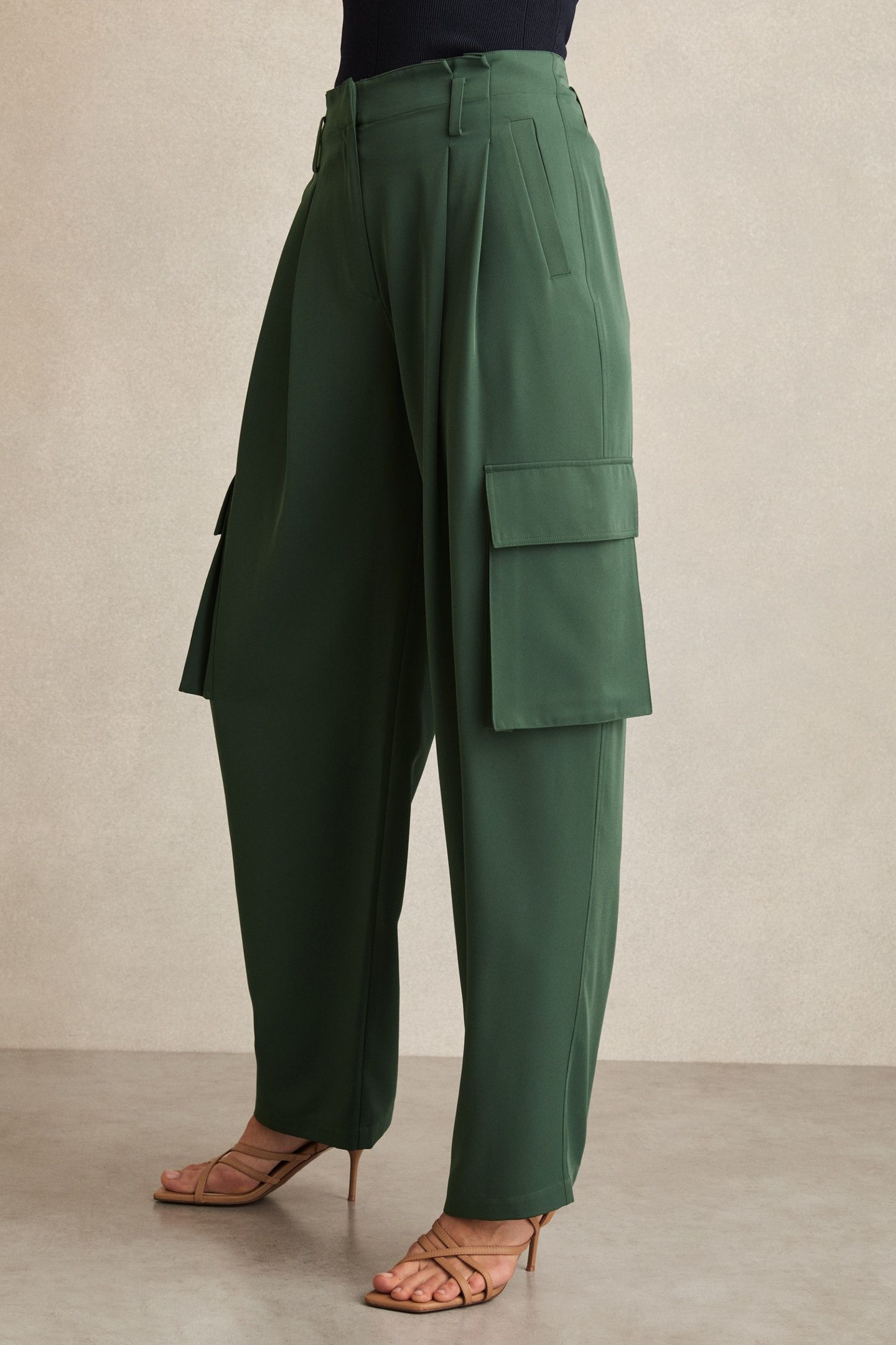 WIDE LEG PLEATED CARGO TROUSER GREEN 4